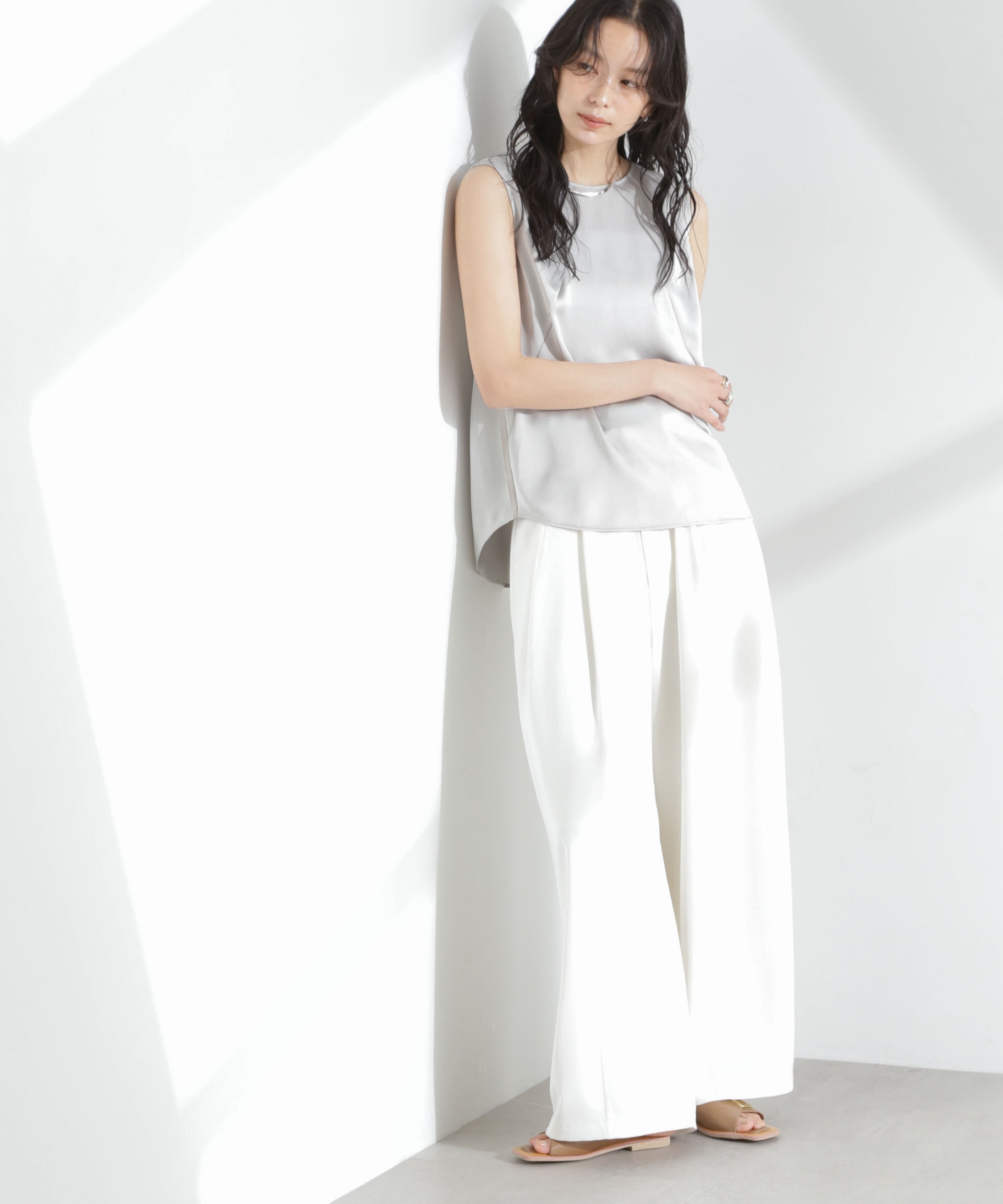 nano･universe「ダブルサテンノースリーブトップス」|シャツ・ブラウス|