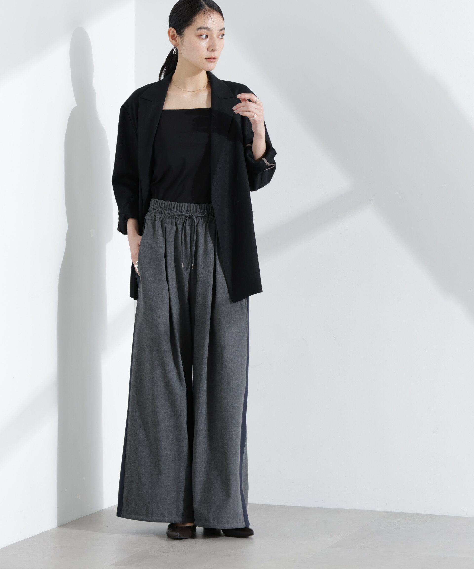 nano･universe「ラインイージーワイドパンツ」|チノ|