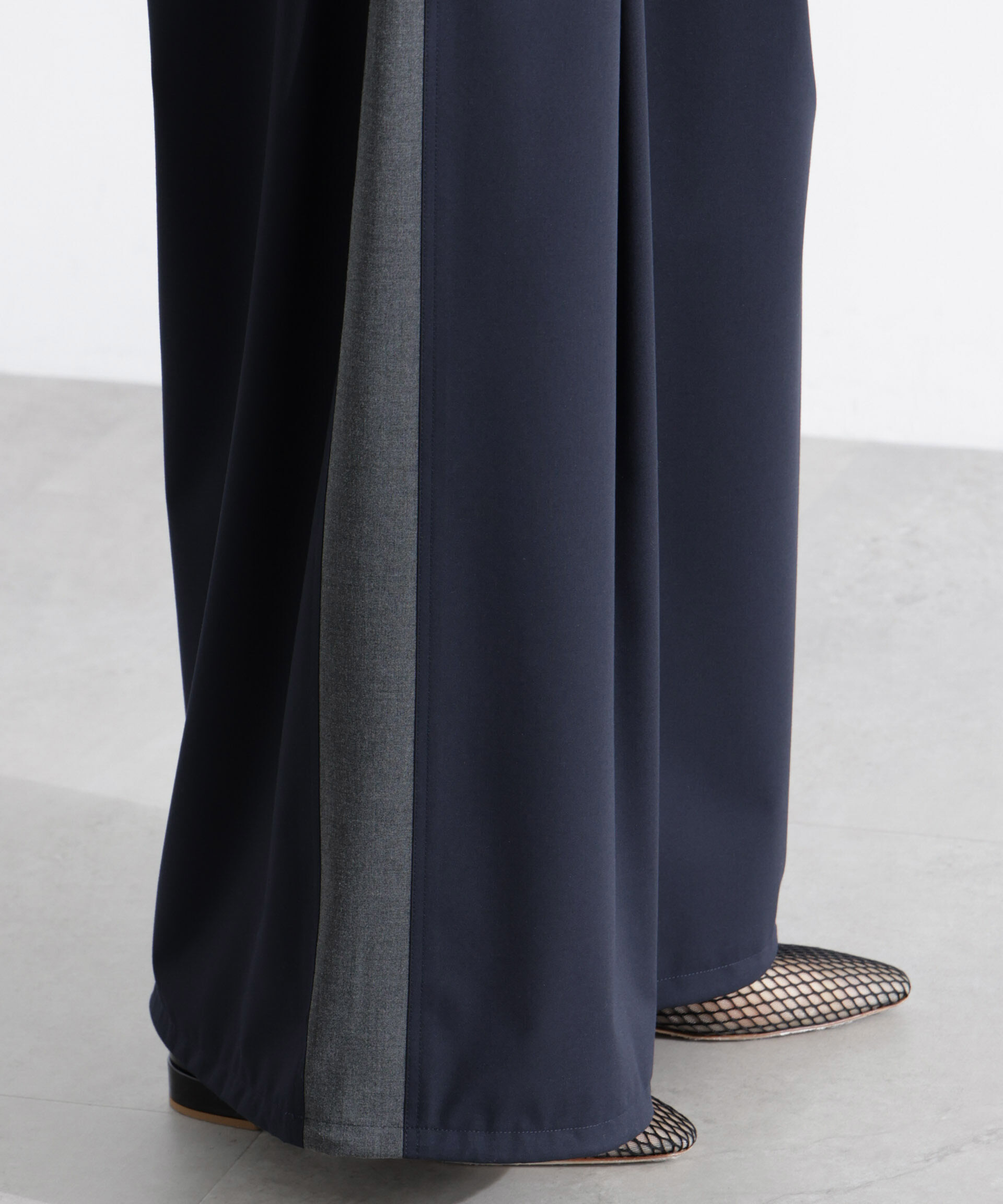 nano･universe「ラインイージーワイドパンツ」|チノ|