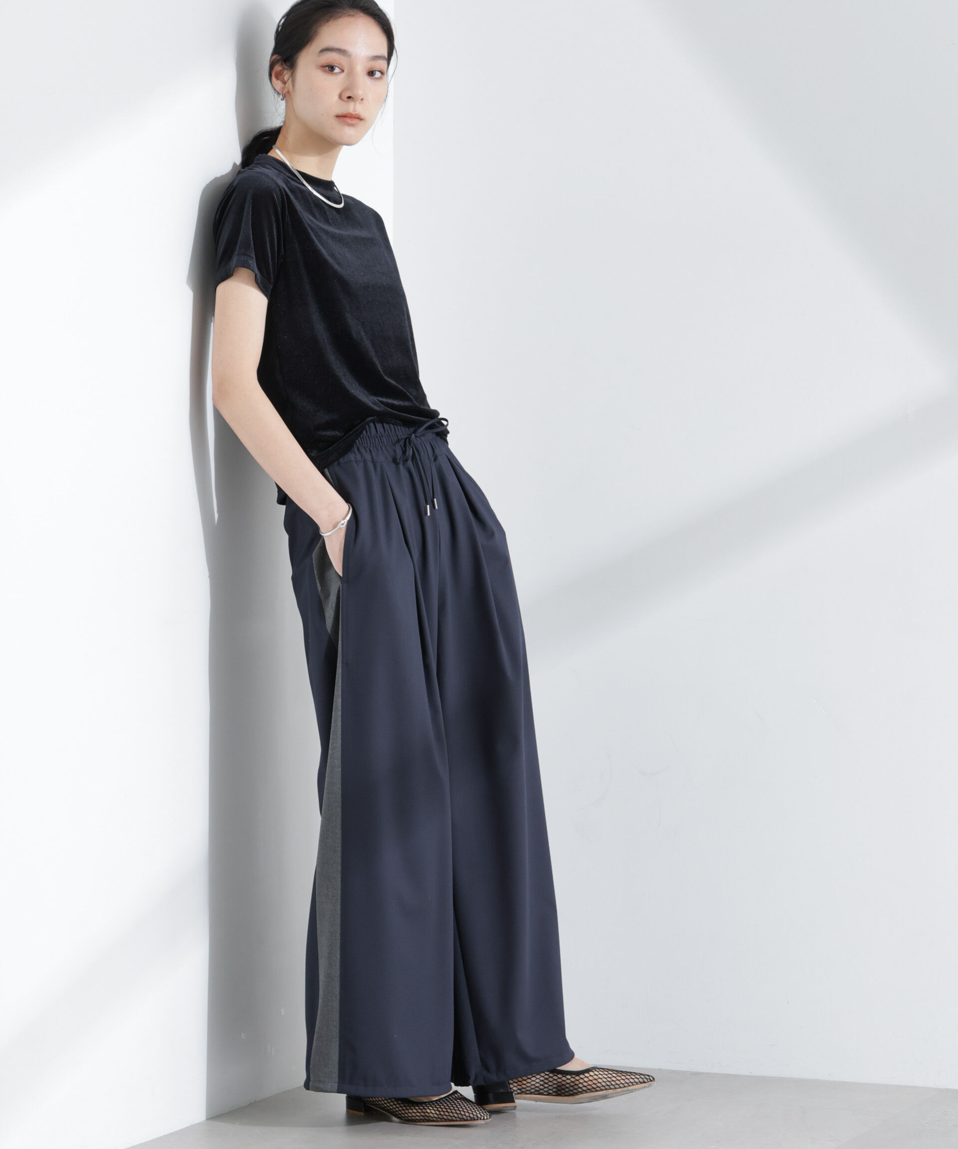 nano･universe「ラインイージーワイドパンツ」|チノ|