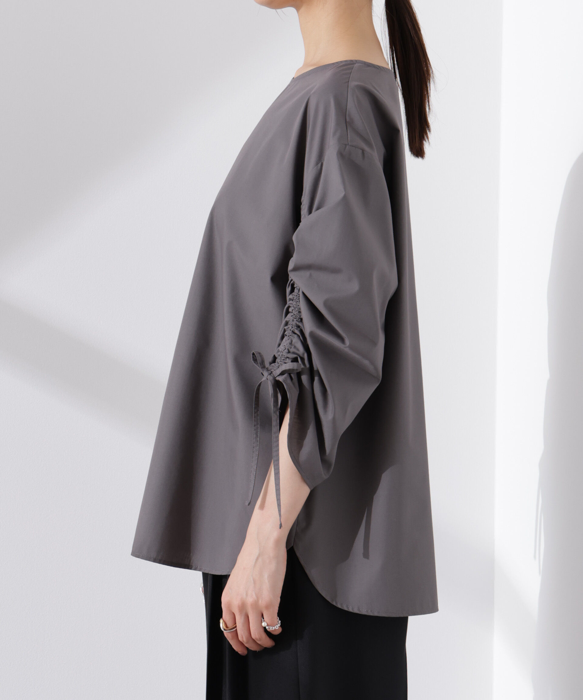 nano･universe「ドロストギャザースリーブプルオーバーシャツ」|シャツ・ブラウス|