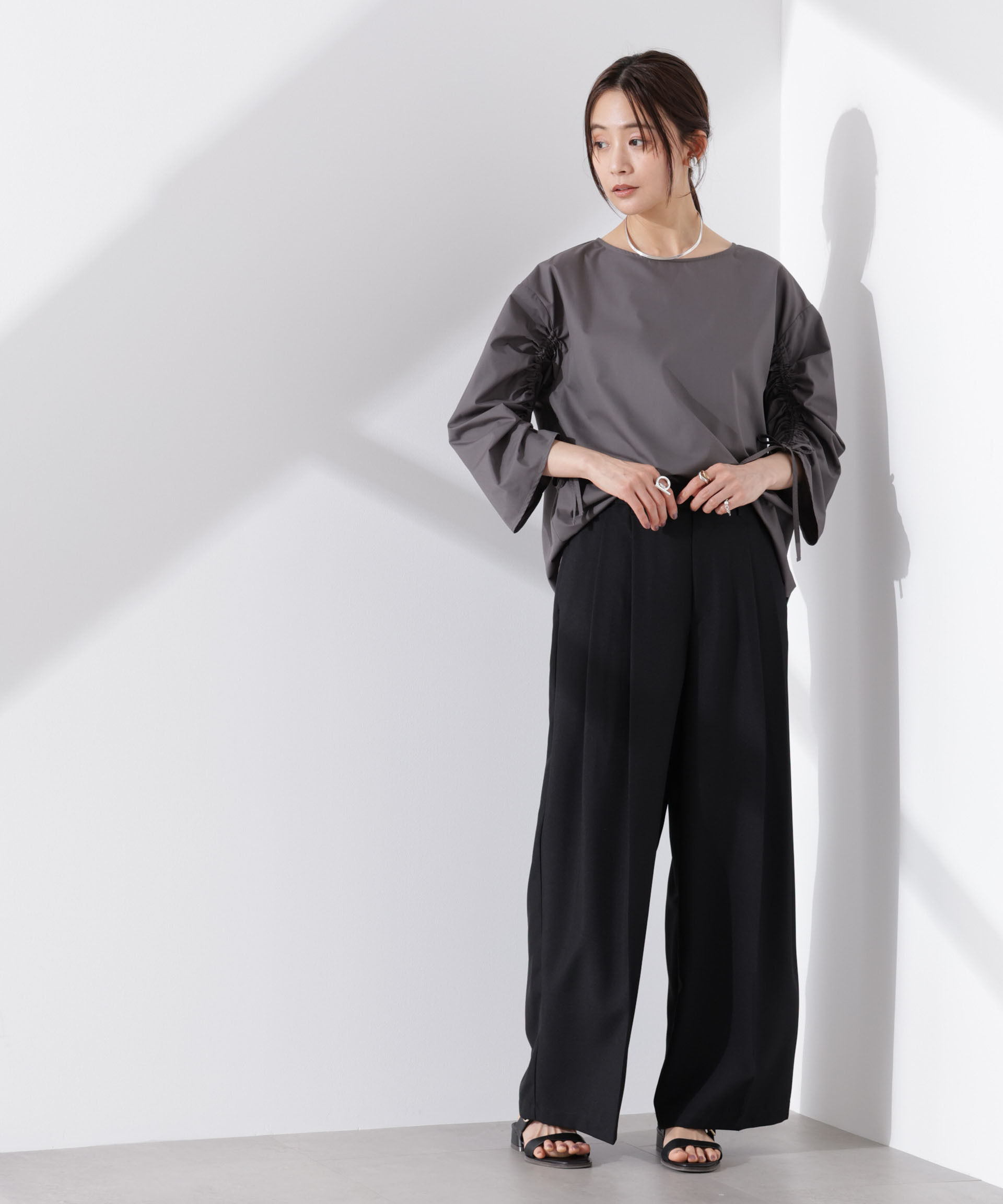 nano･universe「ドロストギャザースリーブプルオーバーシャツ」|シャツ・ブラウス|