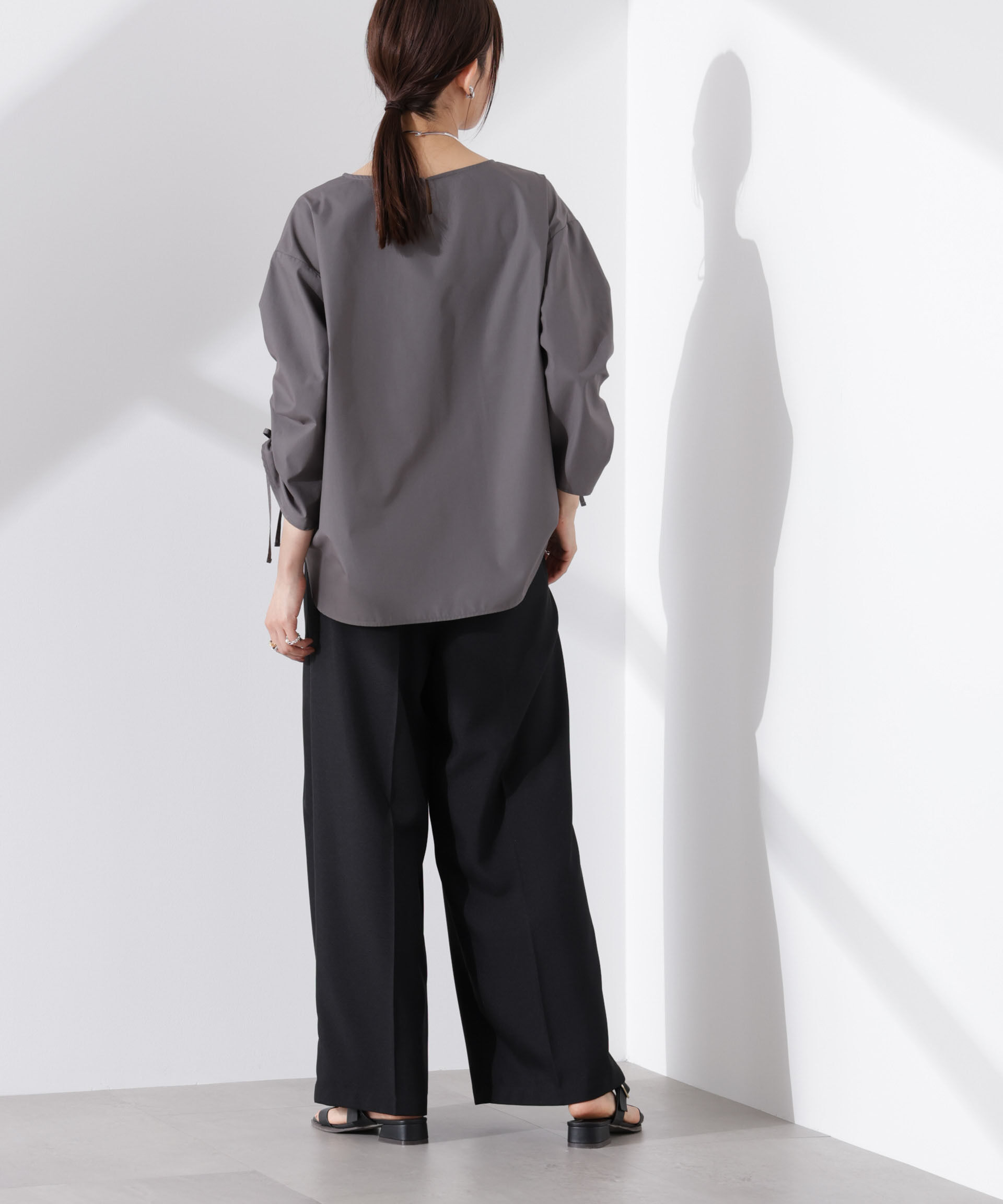 nano･universe「ドロストギャザースリーブプルオーバーシャツ」|シャツ・ブラウス|