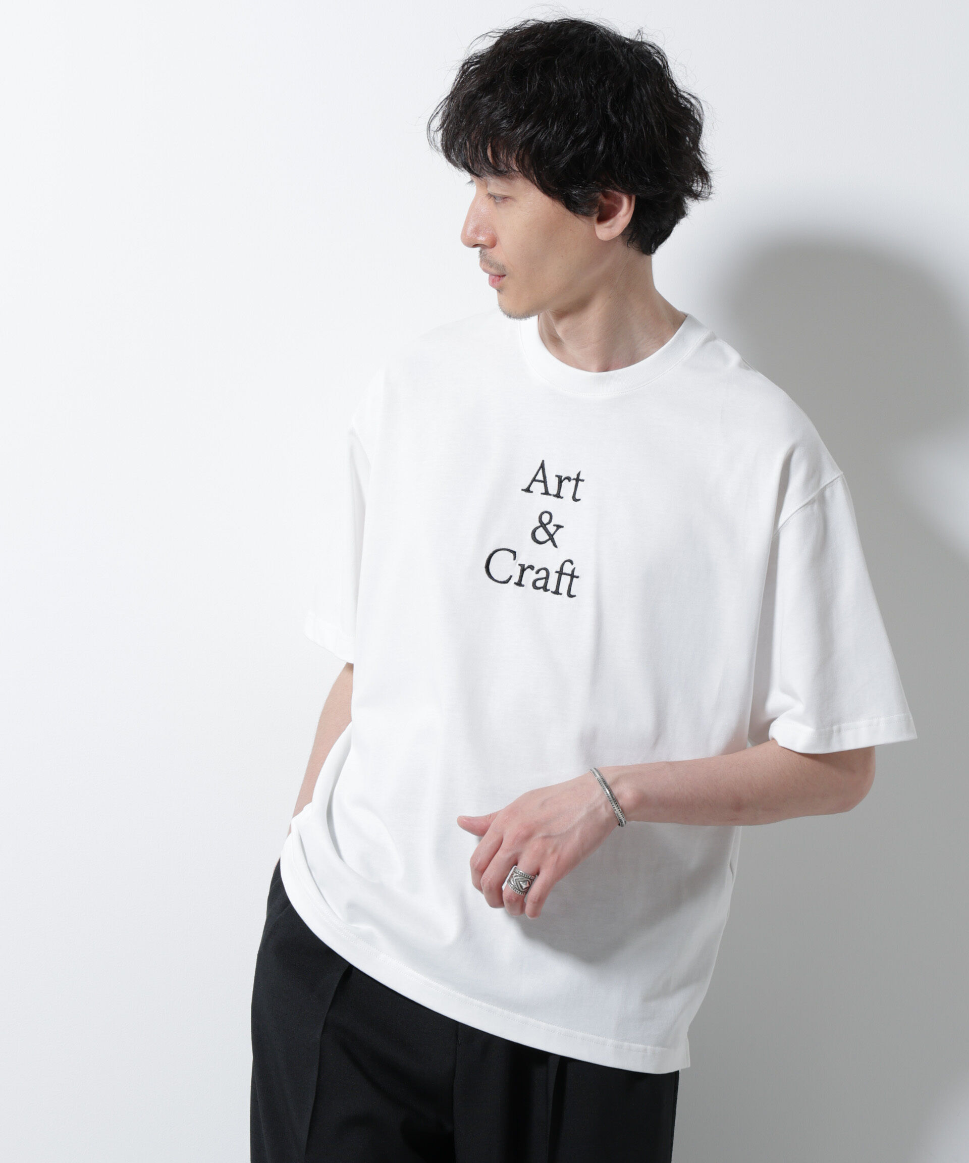 nano･universe「「Art & Craft」エディトリアル 刺繍Tシャツ」|Tシャツ・カットソー|ホワイト