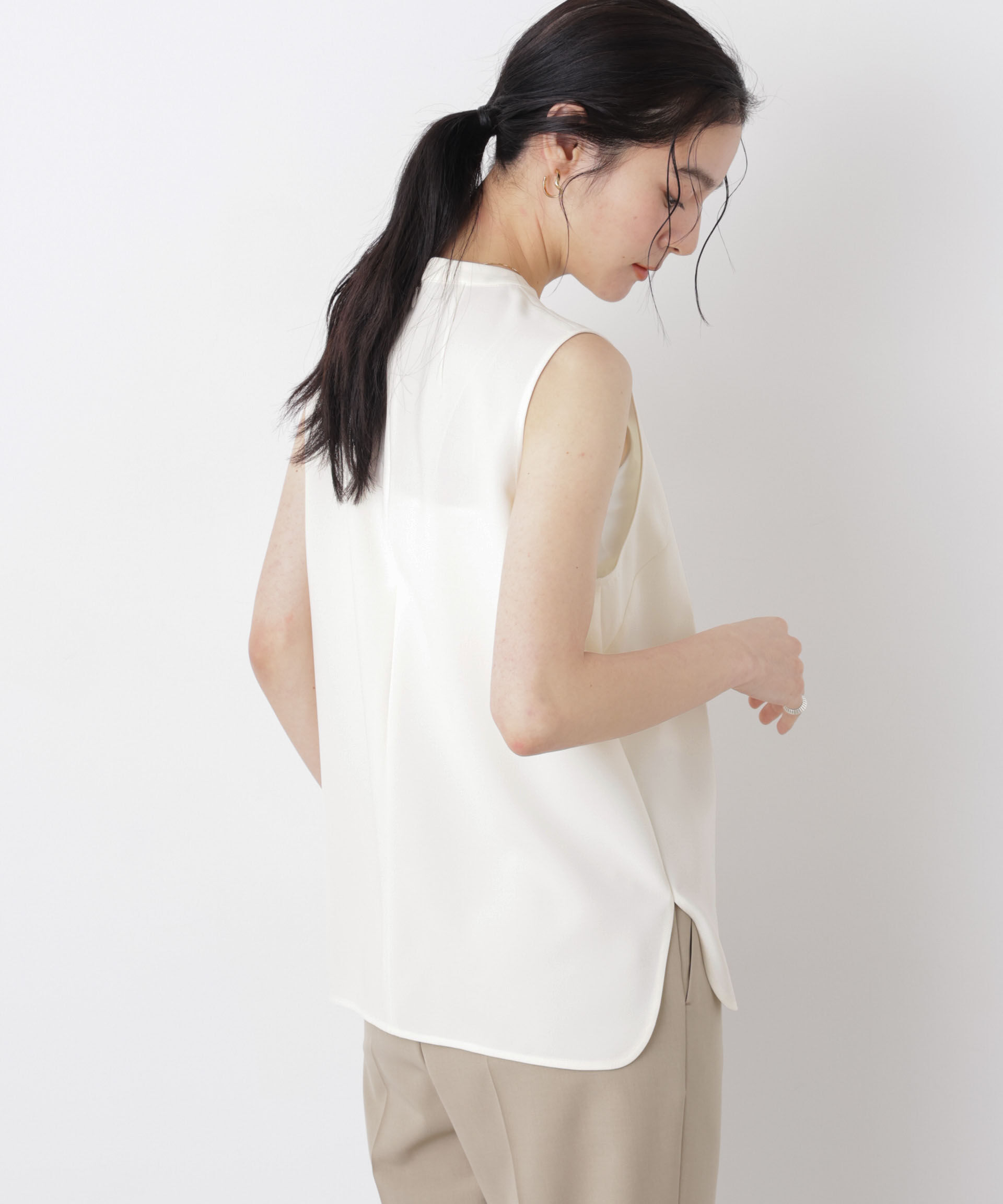 nano･universe「DressT/スタンドカラーノースリーブブラウス」|シャツ・ブラウス|