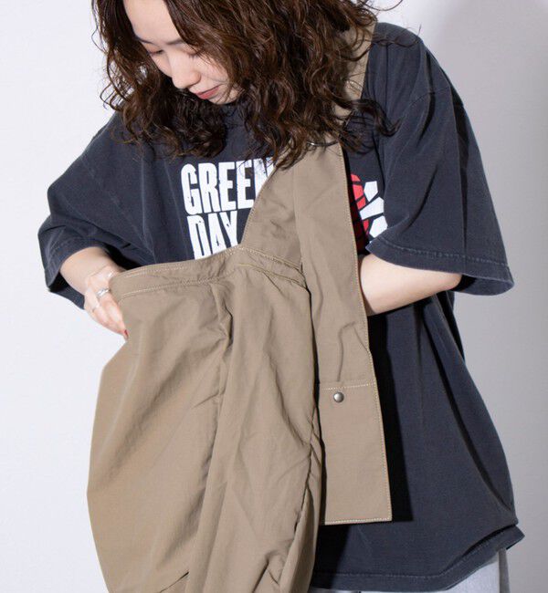 GLOSTER「【UNIVERSAL OVERALL】ウィンクルナイロン ニュースペーパーバッグ ショルダー 30L」|ショルダー・メッセンジャー|