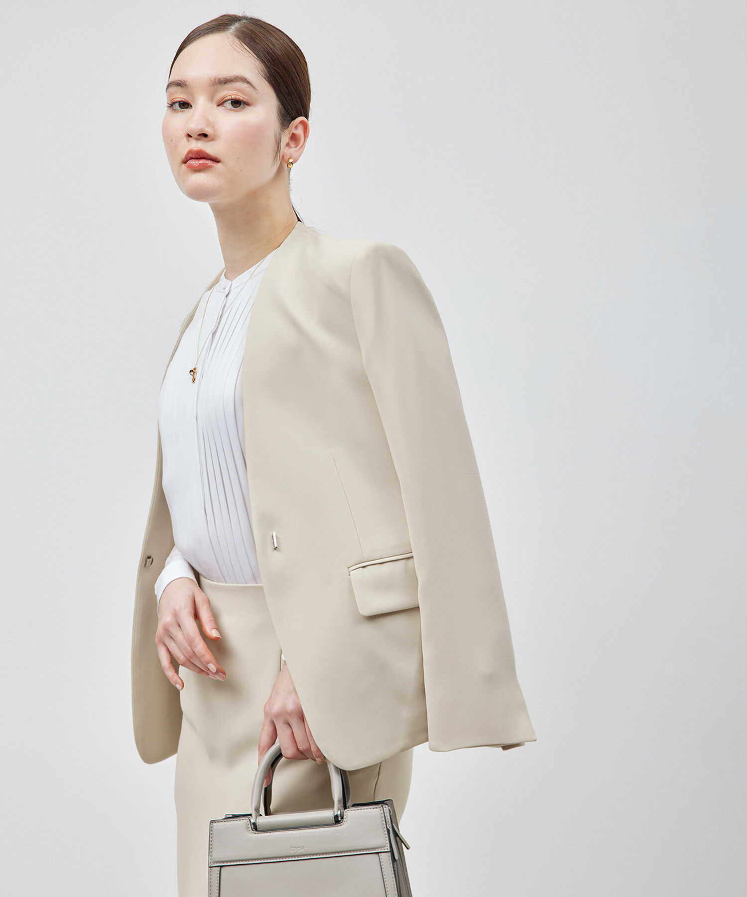 ROPE「トリアセテートダブルクロスVネックジャケット【セレモニー/通勤対応】【洗える】」|ノーカラージャケット|