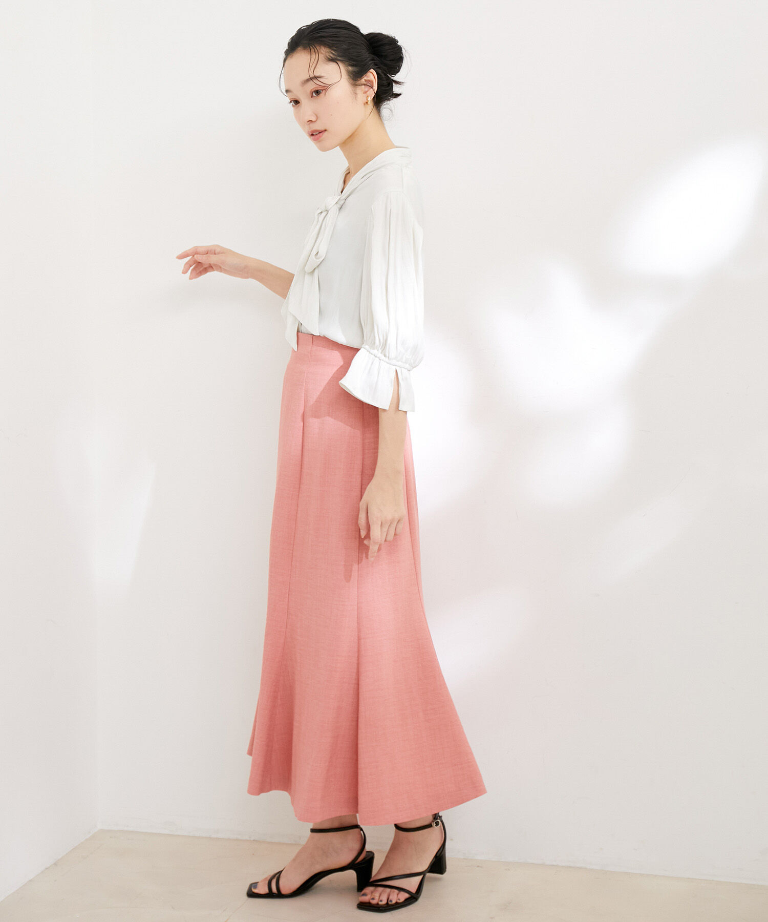 VIS「【選べる素材】アソートボウタイリボンブラウス」|シャツ・ブラウス|