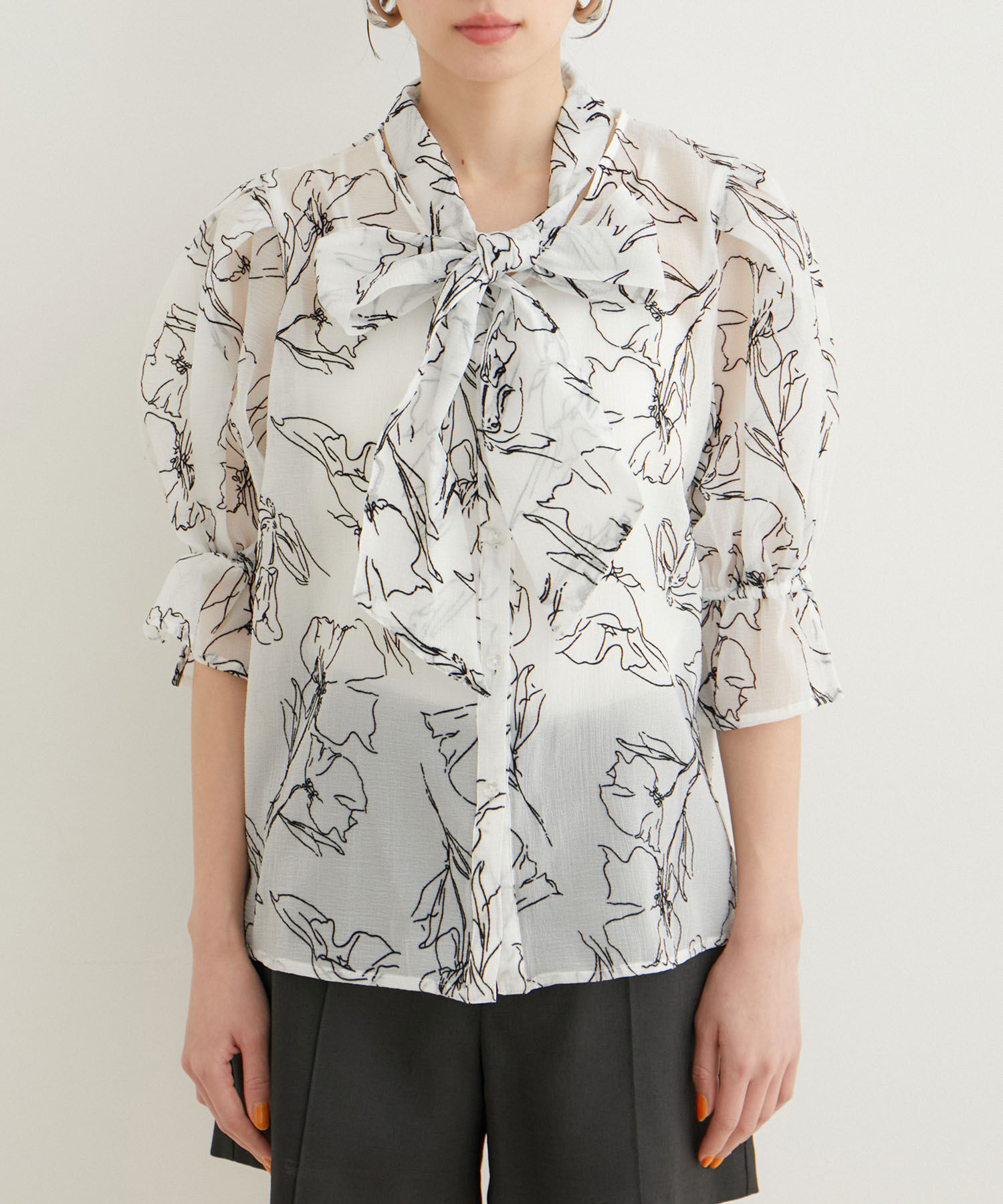 VIS「【選べる素材】アソートボウタイリボンブラウス」|シャツ・ブラウス|