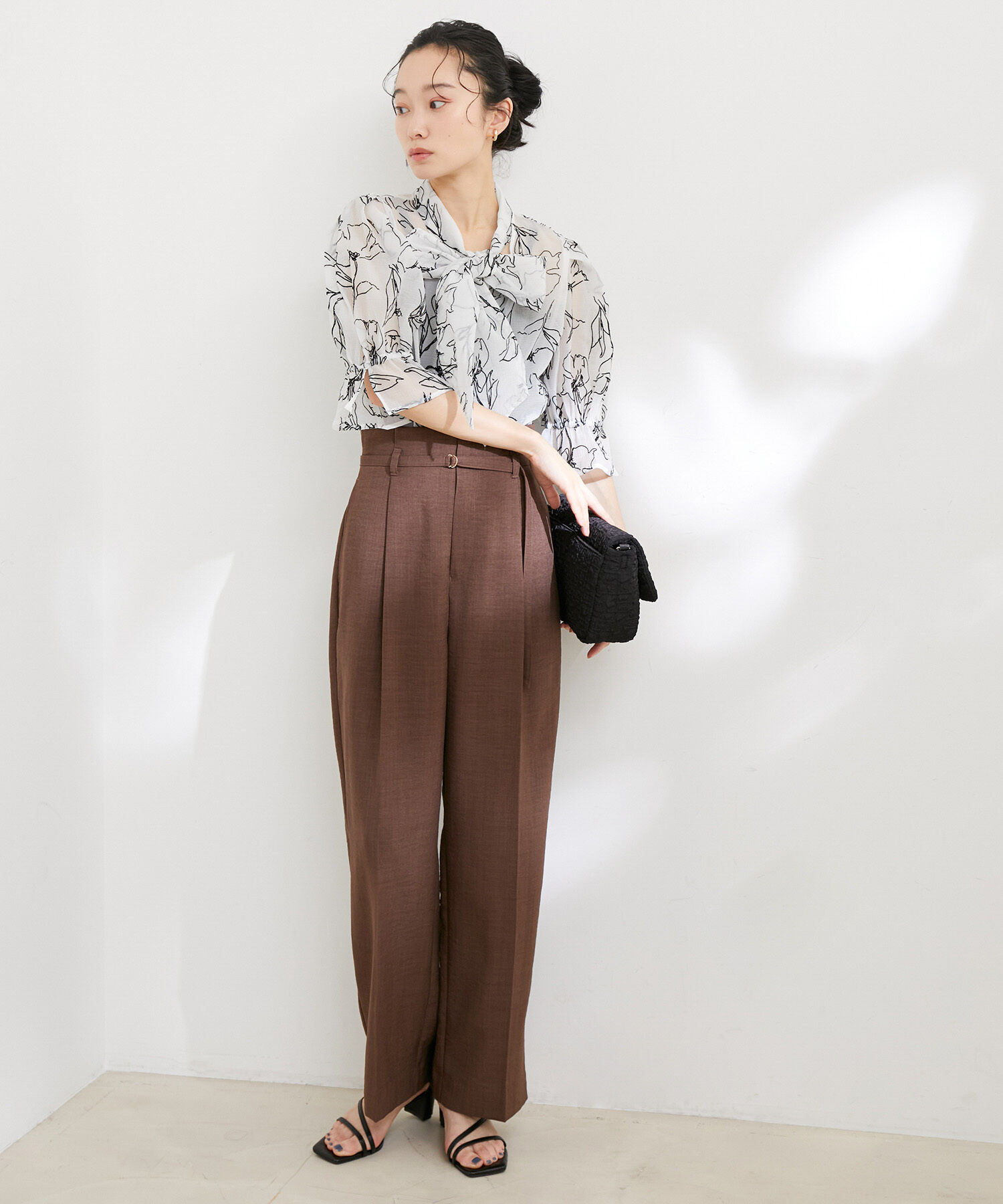 VIS「【選べる素材】アソートボウタイリボンブラウス」|シャツ・ブラウス|