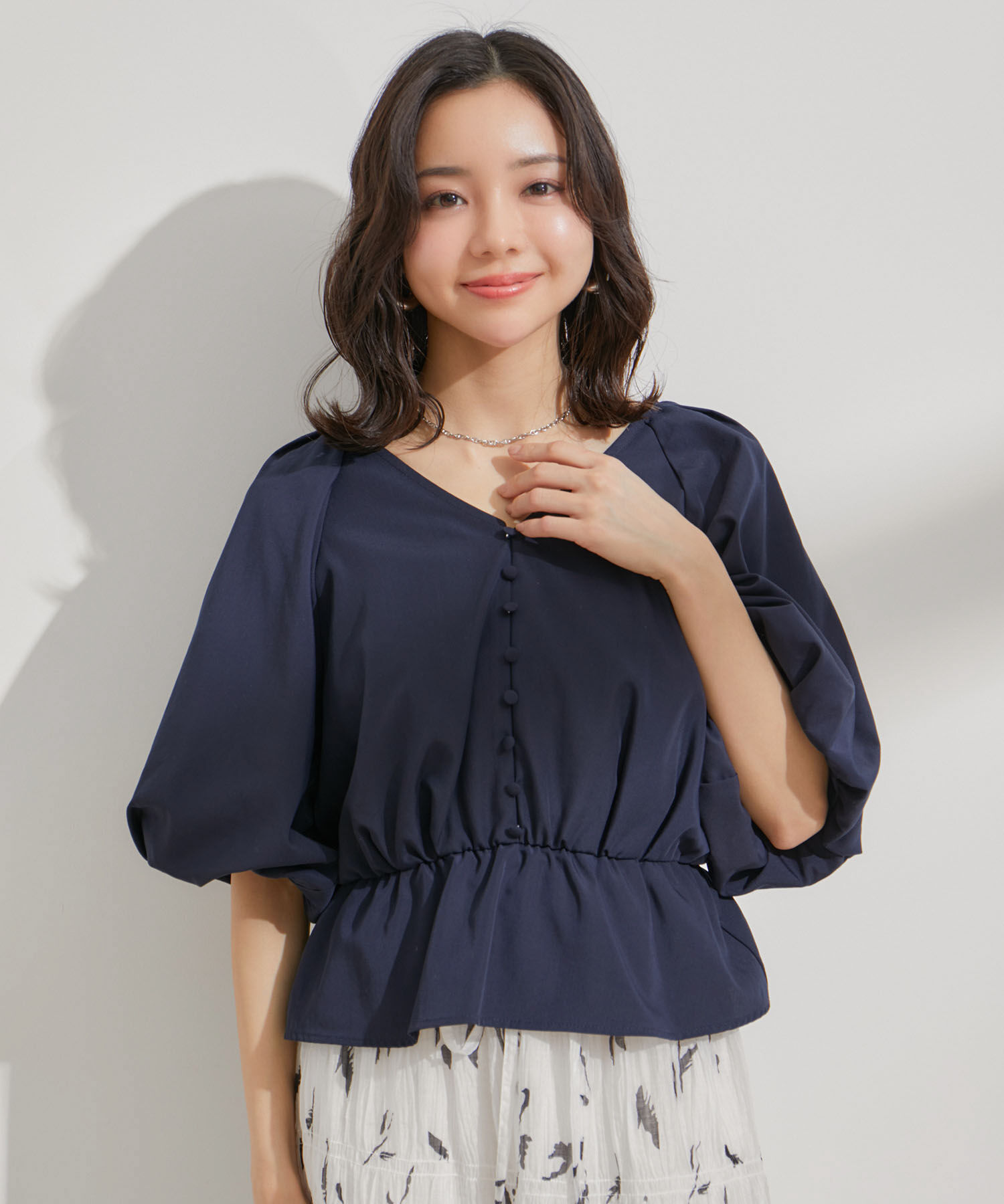 VIS「バルーンスリーブVネックブラウス」|シャツ・ブラウス|