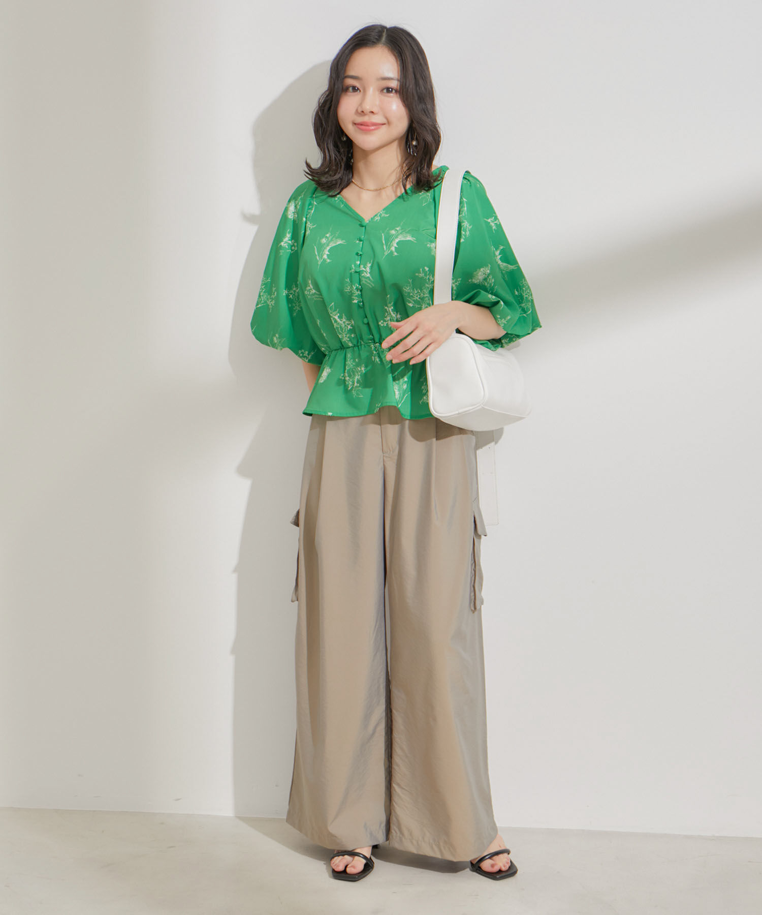 VIS「バルーンスリーブVネックブラウス」|シャツ・ブラウス|