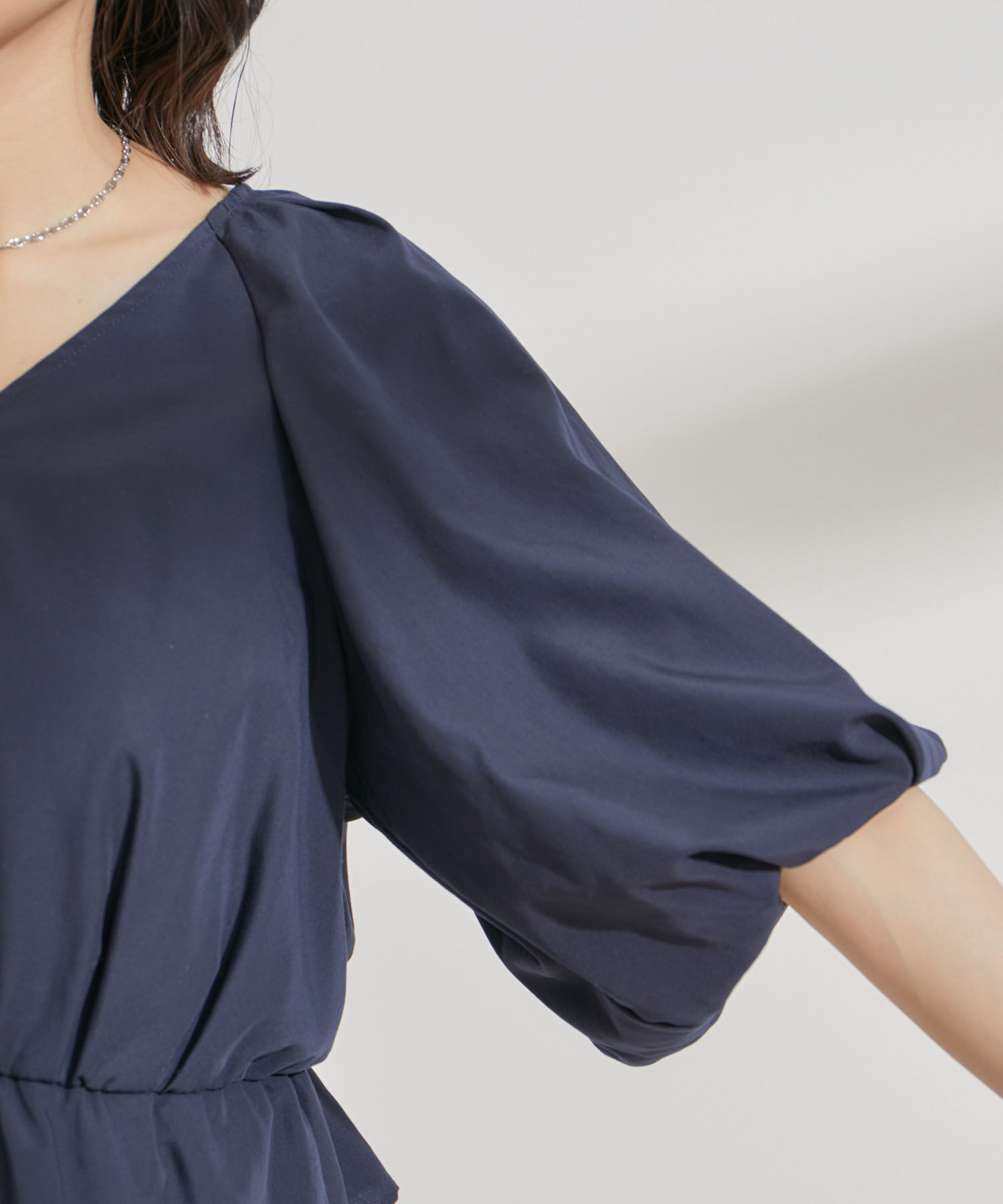 VIS「バルーンスリーブVネックブラウス」|シャツ・ブラウス|