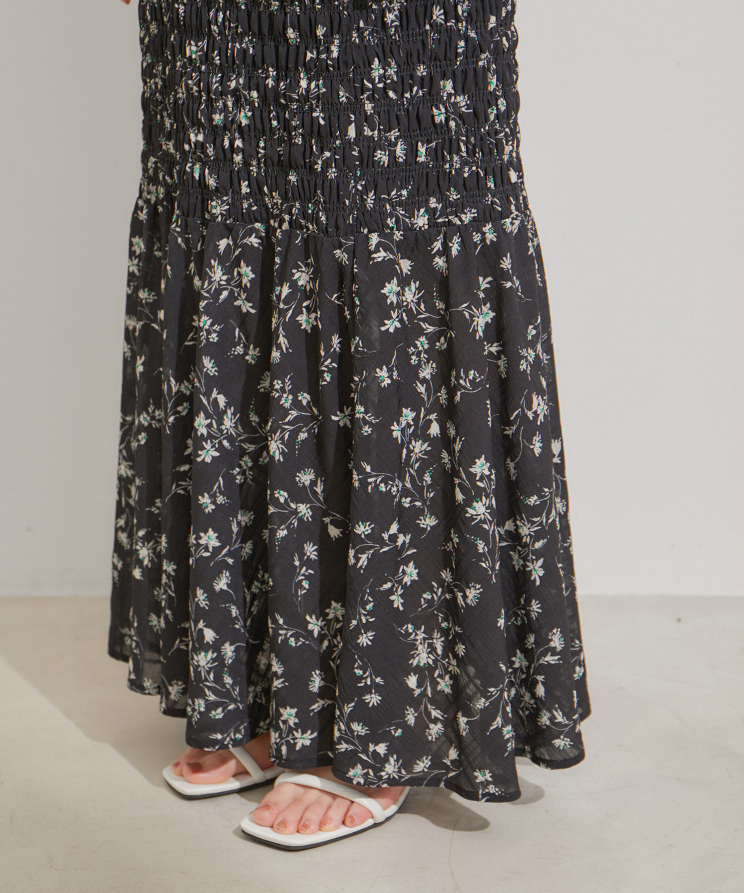 VIS「【セットアップ対応】花柄シャーリングロングスカート」|スカート|