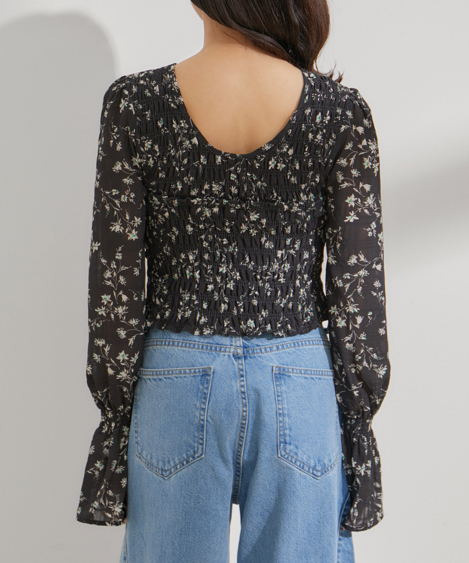 VIS「【セットアップ対応】花柄シャーリングブラウス」|シャツ・ブラウス|