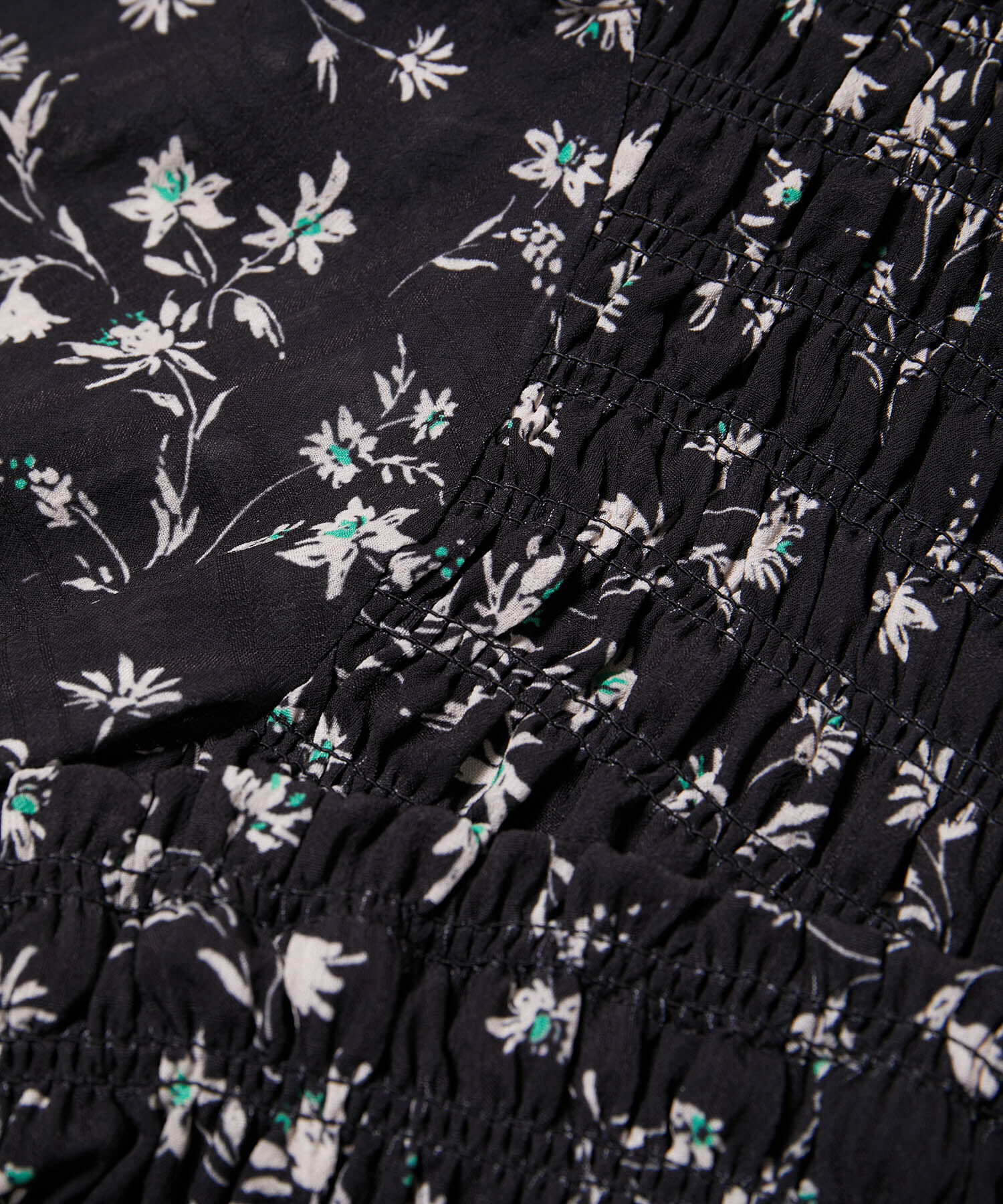 VIS「【セットアップ対応】花柄シャーリングブラウス」|シャツ・ブラウス|