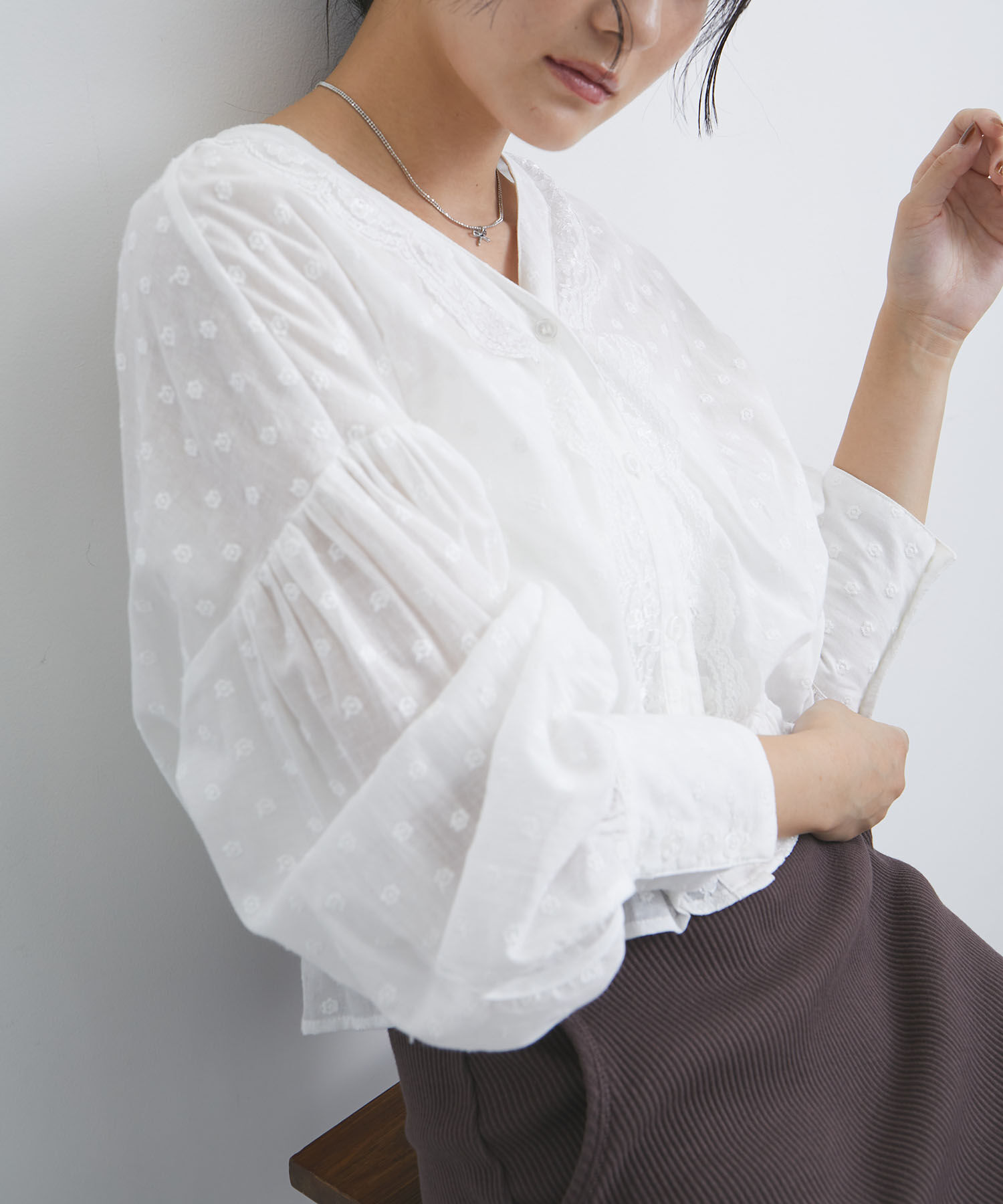 VIS「ドビーフラワーブラウス」|シャツ・ブラウス|