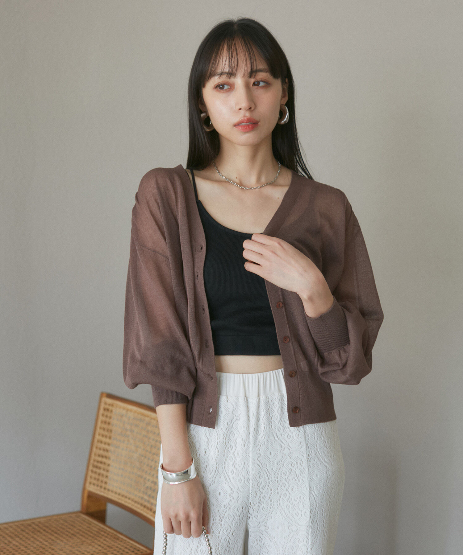 VIS「【洗える】ダブルストラップ短丈カップ付きキャミソール」|キャミソール|