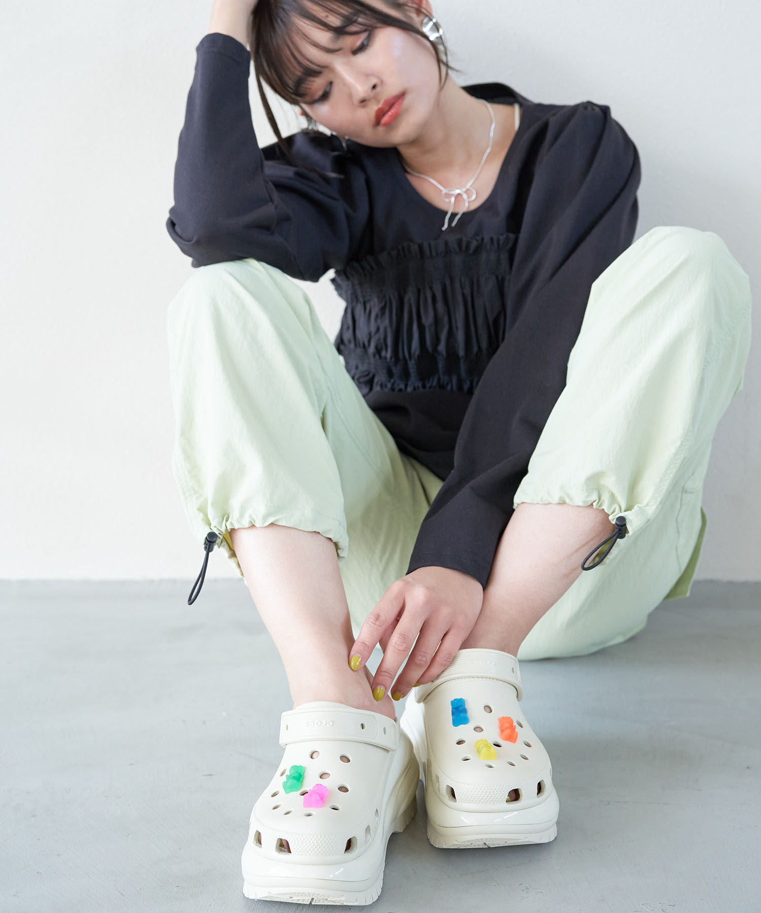 Juze「【crocs】MEGA CRUSH CLOG【WEB限定】」|サンダル|