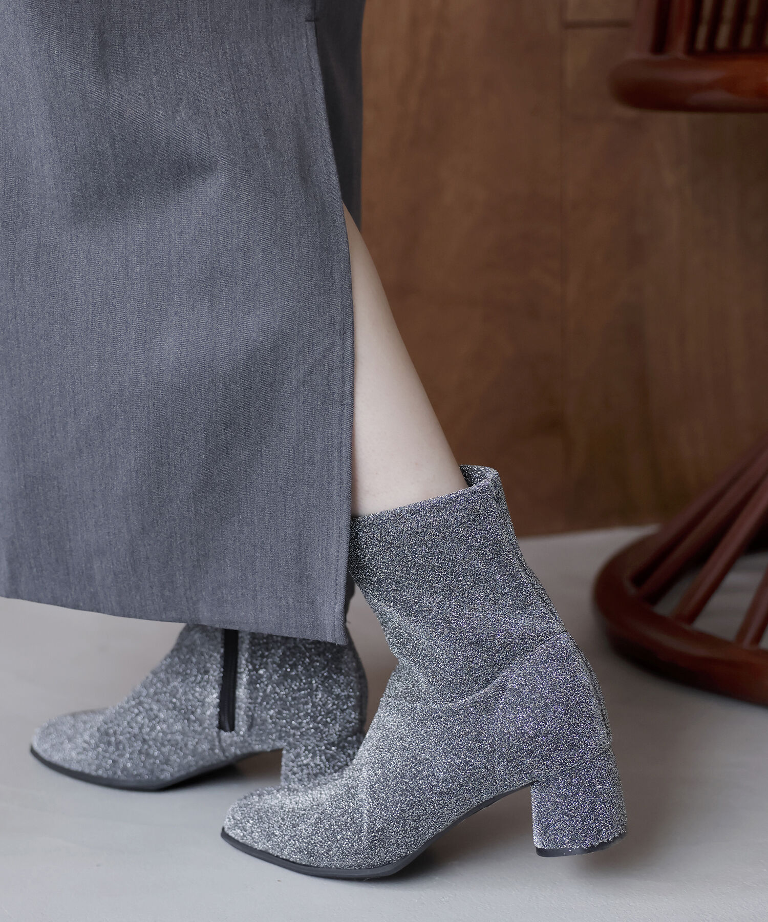 Juze「ストレッチヒールショートブーツ」|その他|シルバー(93)