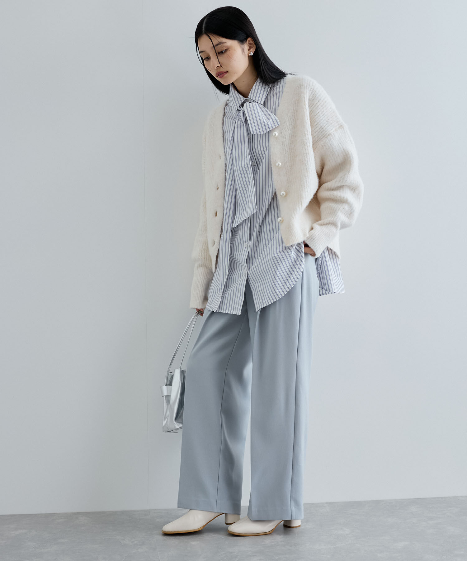 VIS「パールボタンVネック片畦ニットカーディガン」|カーディガン|