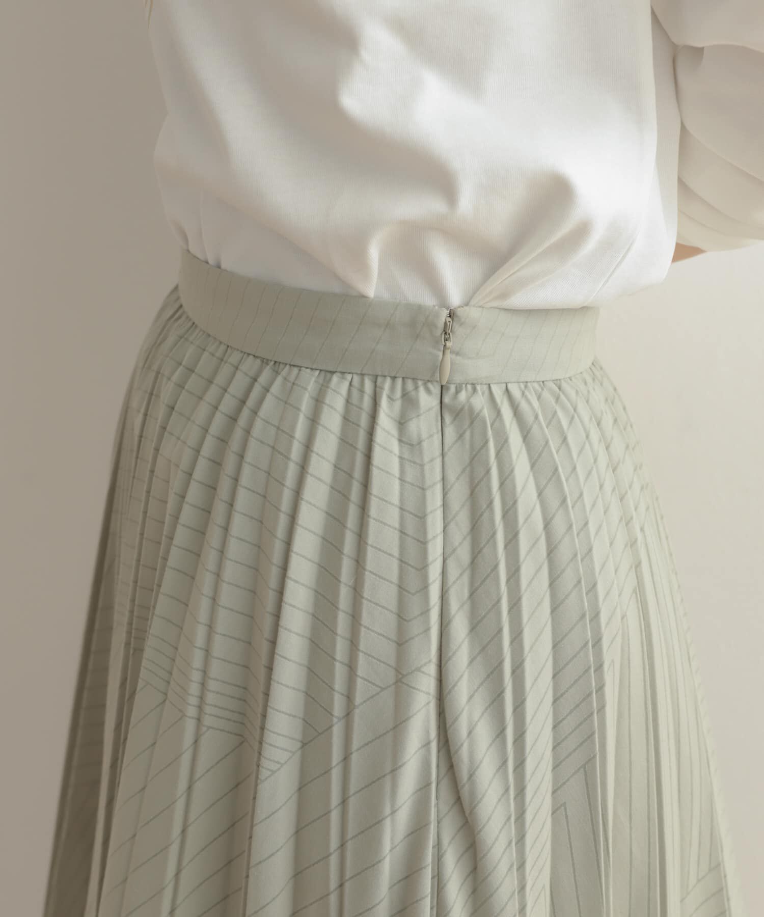 URBAN RESEARCH DOORS「オパール加工変形プリーツスカート」|スカート|