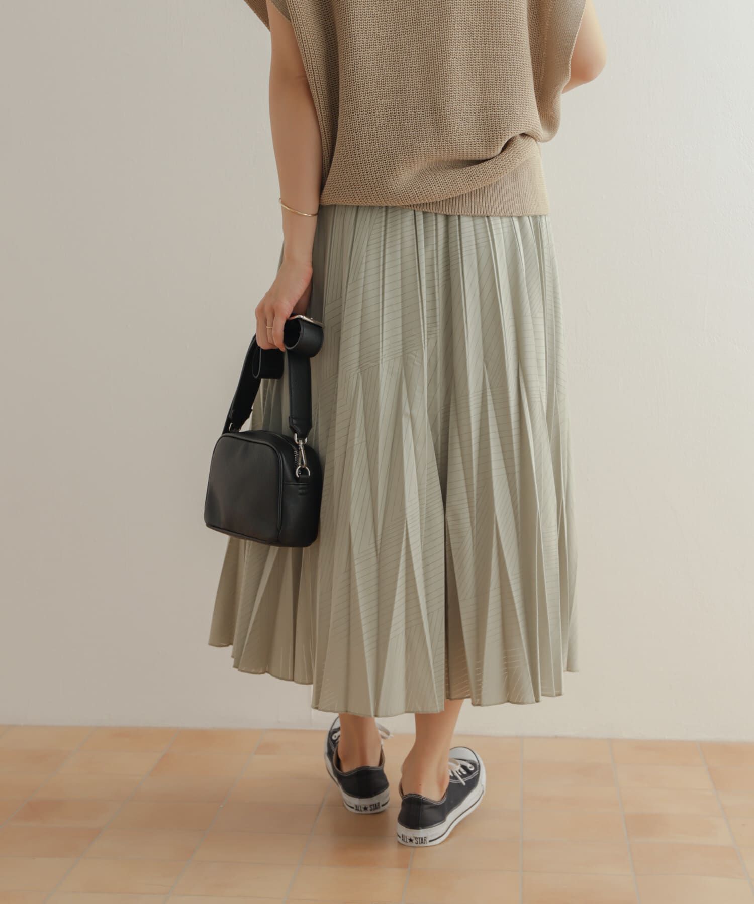 URBAN RESEARCH DOORS「オパール加工変形プリーツスカート」|スカート|