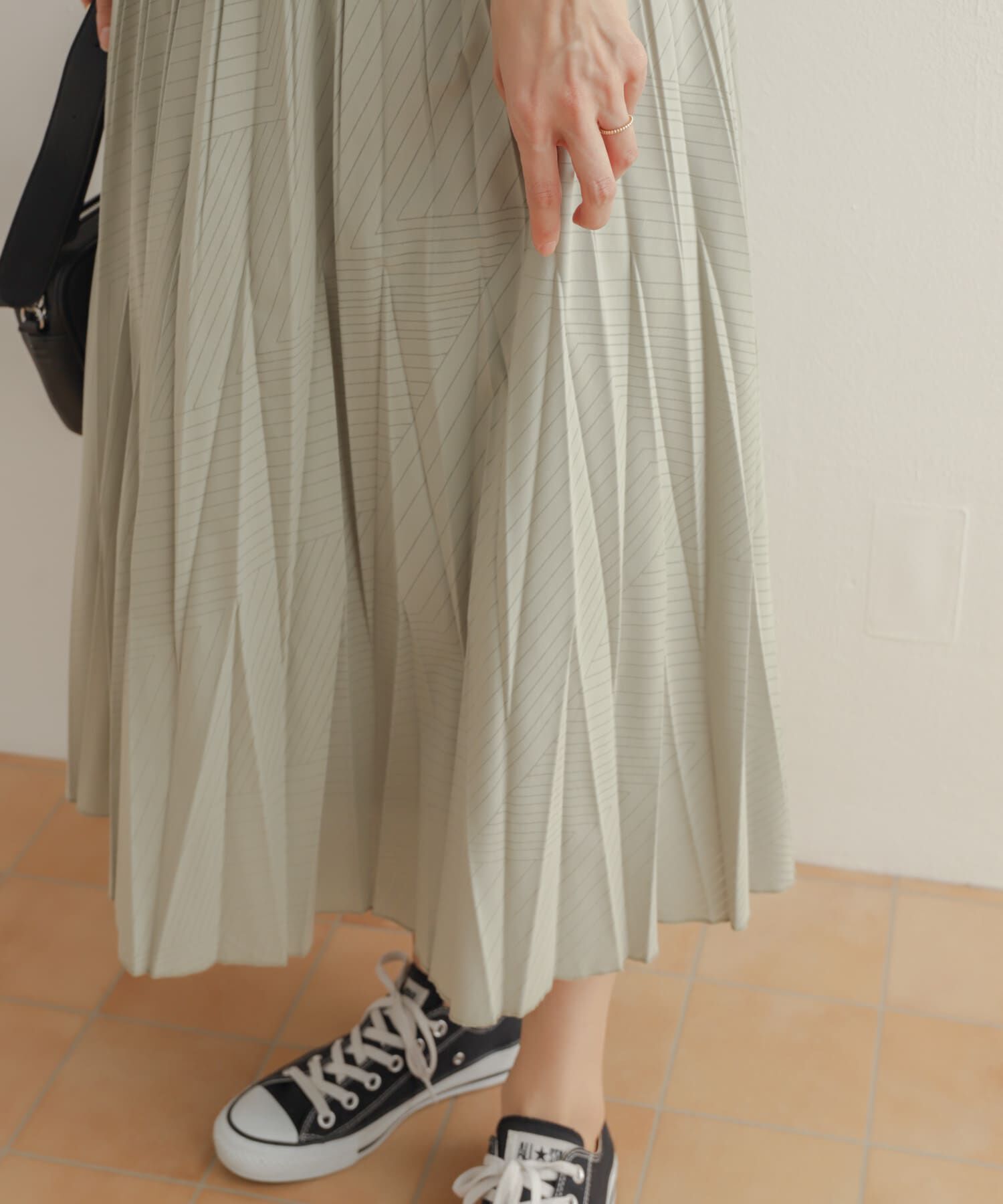 URBAN RESEARCH DOORS「オパール加工変形プリーツスカート」|スカート|
