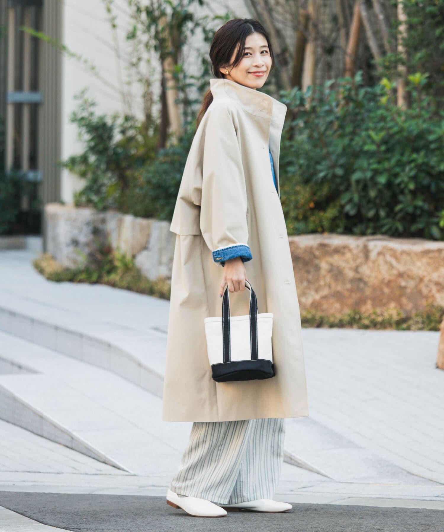 URBAN RESEARCH DOORS「BACKヨークスタンドカラーコート」|ノーカラーコート|