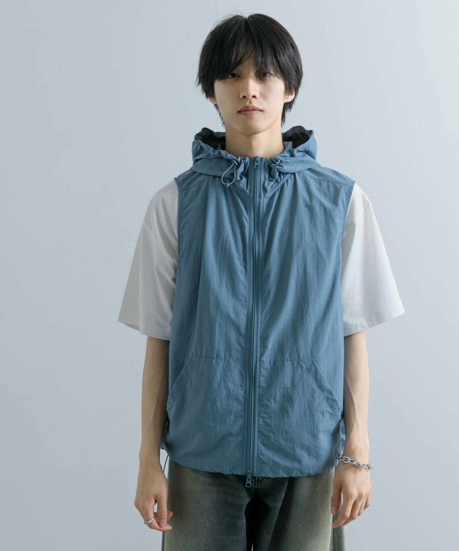 SENSE OF PLACE by URBAN RESEARCH「『セットアップ対応』ナイロンフーデッドトラックベスト」|ノーカラーコート|