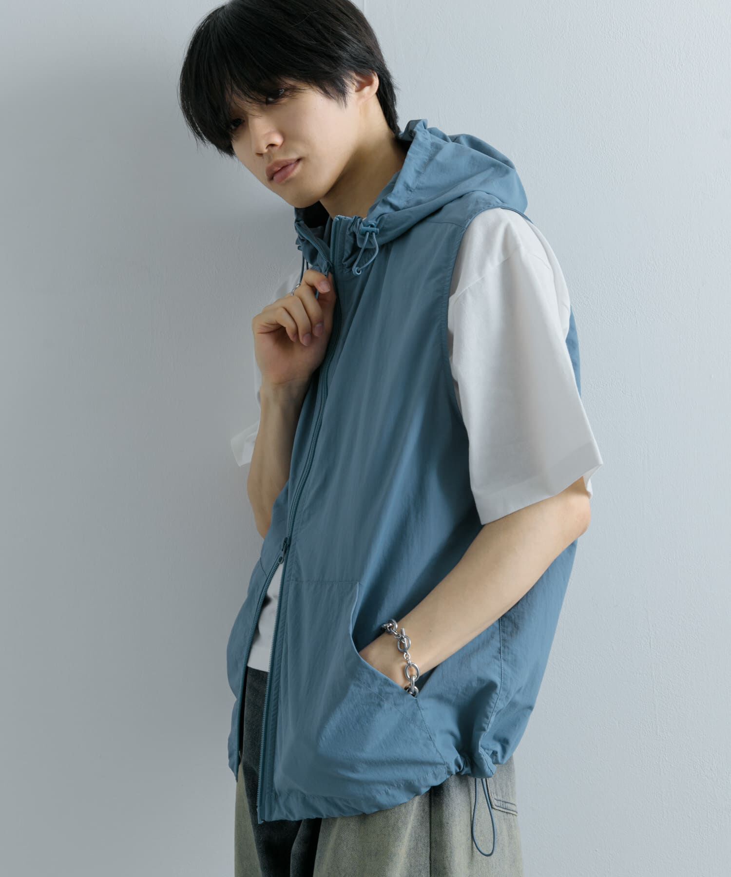 SENSE OF PLACE by URBAN RESEARCH「『セットアップ対応』ナイロンフーデッドトラックベスト」|ノーカラーコート|