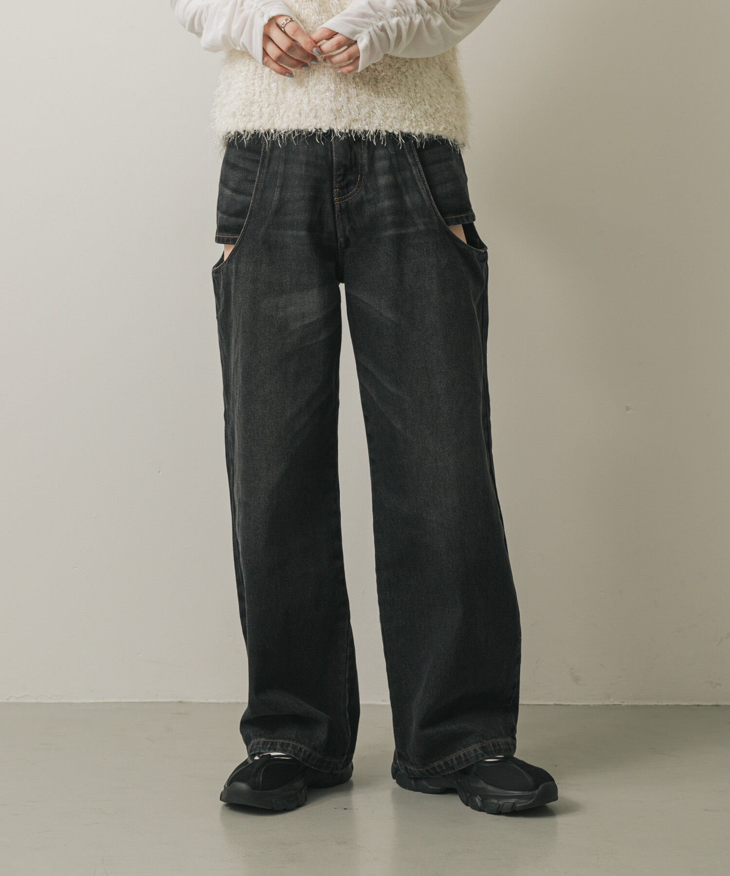 SENSE OF PLACE by URBAN RESEARCH「『WEB/一部店舗限定サイズ』サイドカットアウトデニム」|デニム|