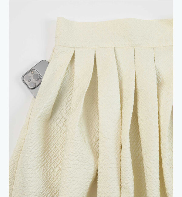 ur's「【yukiさんコラボアイテム】ふくれジャガードハイウエストタックフレアスカート」|スカート|
