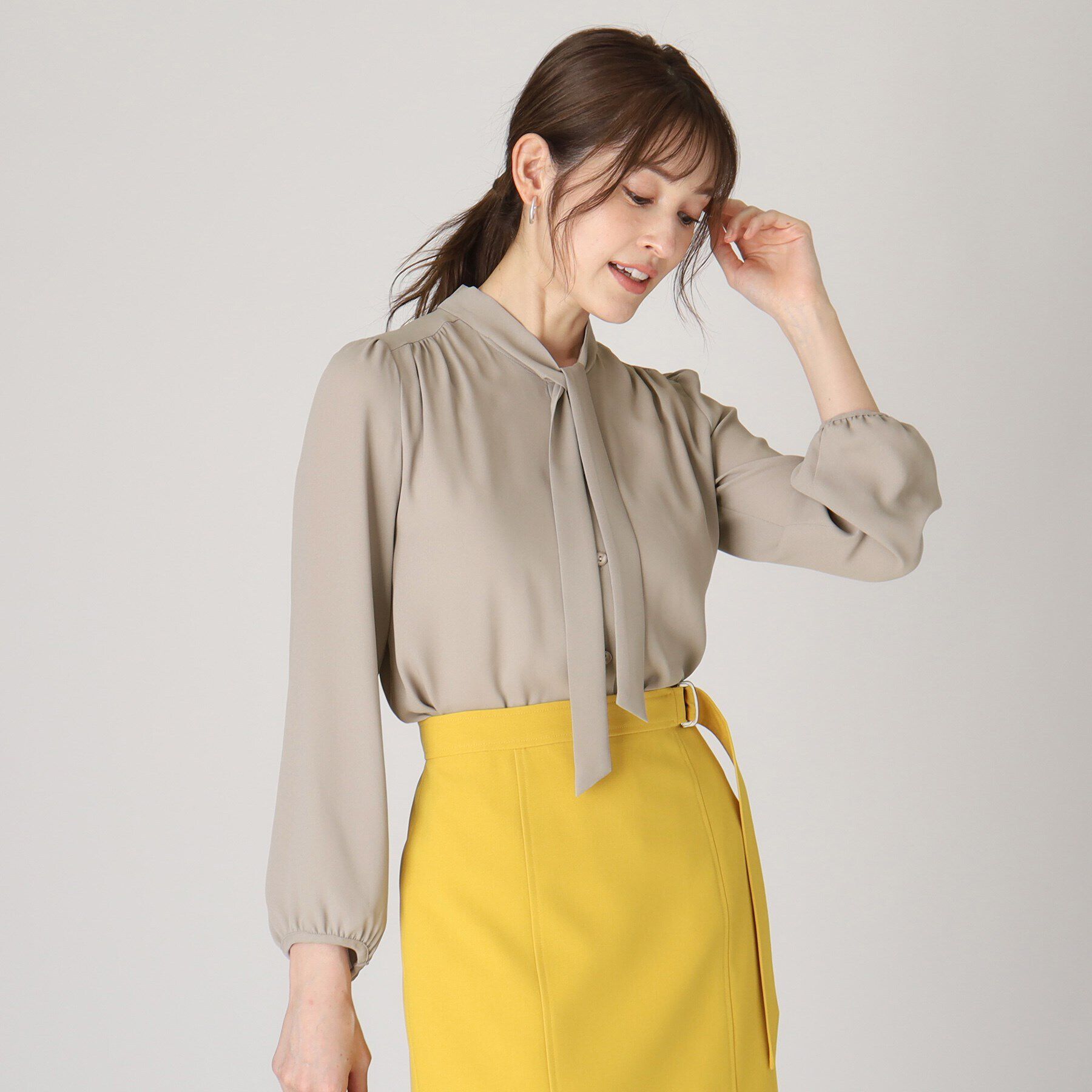 COUP DE CHANCE「【洗える／日本製】女性らしい細ボウタイブラウス」|シャツ・ブラウス|トープ(054)