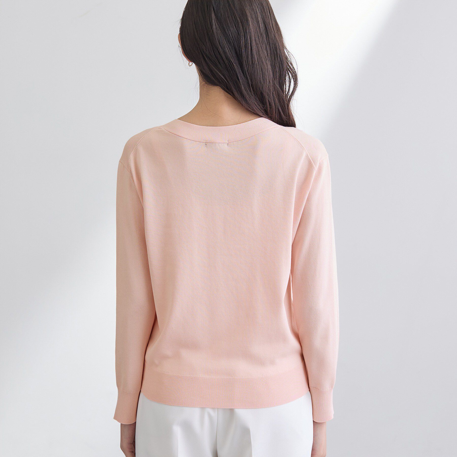 INDIVI「【シルク混】きれいめVネックニット」|ニット・セーター|