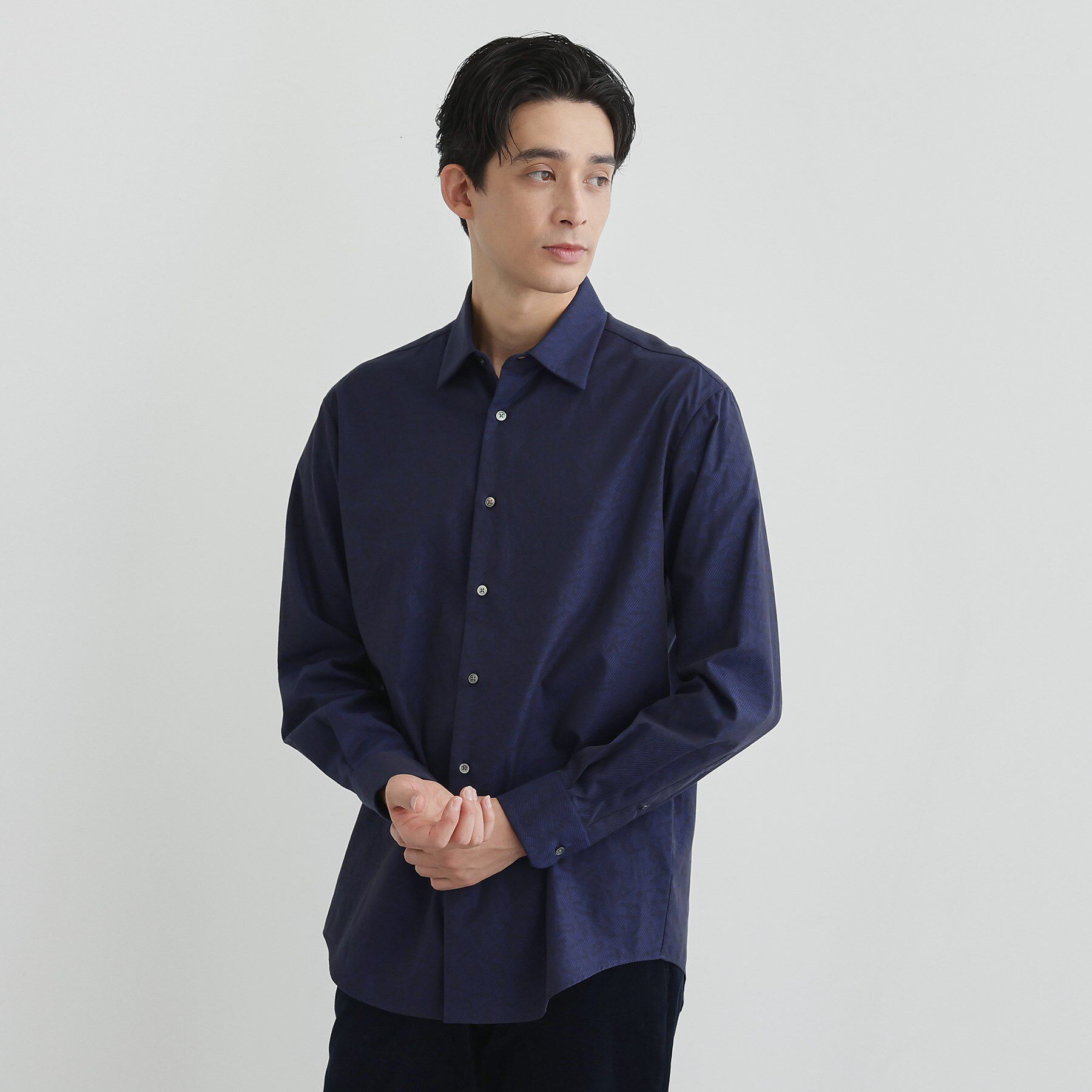 TAKEO KIKUCHI「ランダムロゴ ドビーシャツ」|シャツ・ブラウス|