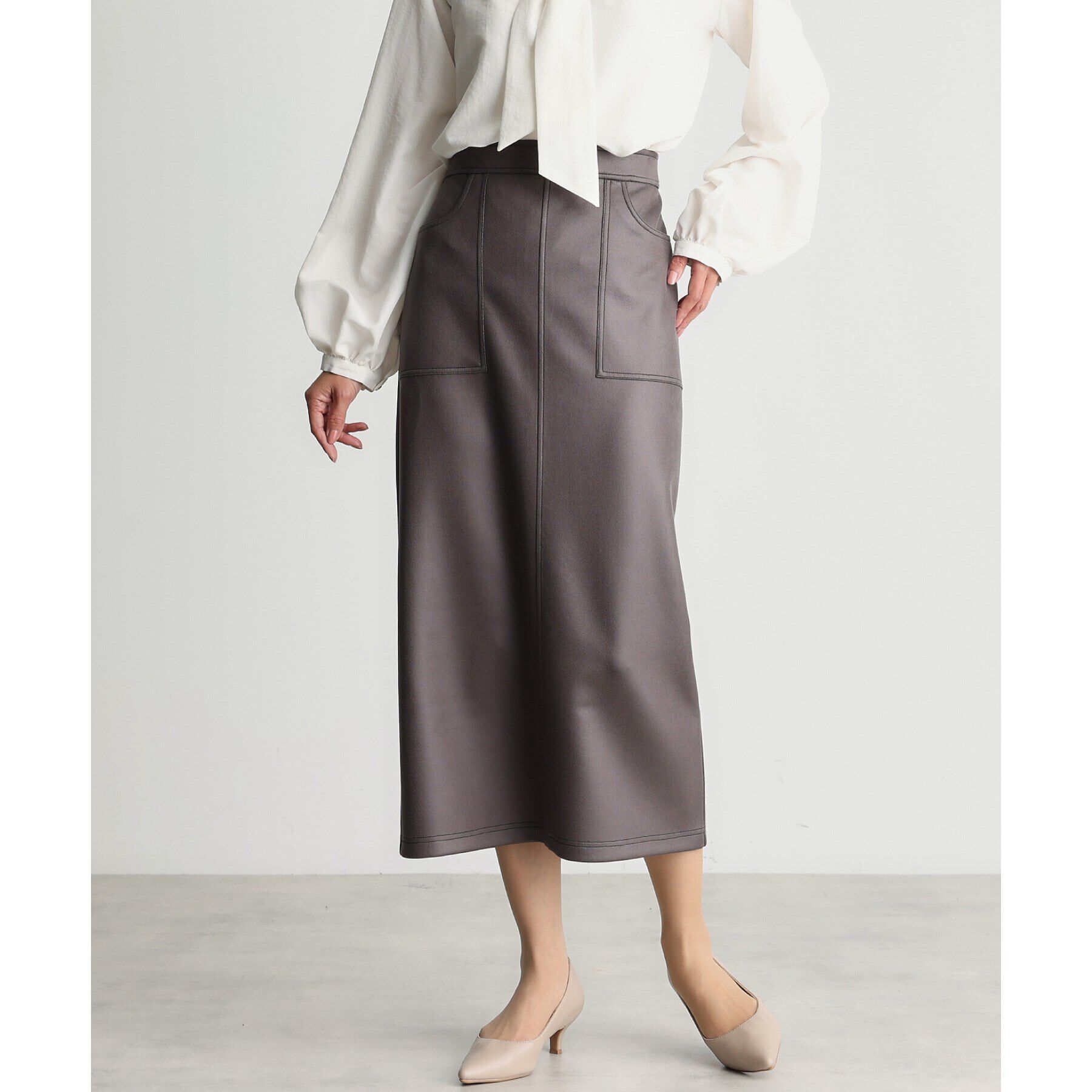 THE SHOP TK「【ONOFF活躍/セレモニー/通勤】レザー調タイトスカート/洗える」|スカート|スミクロ(018)