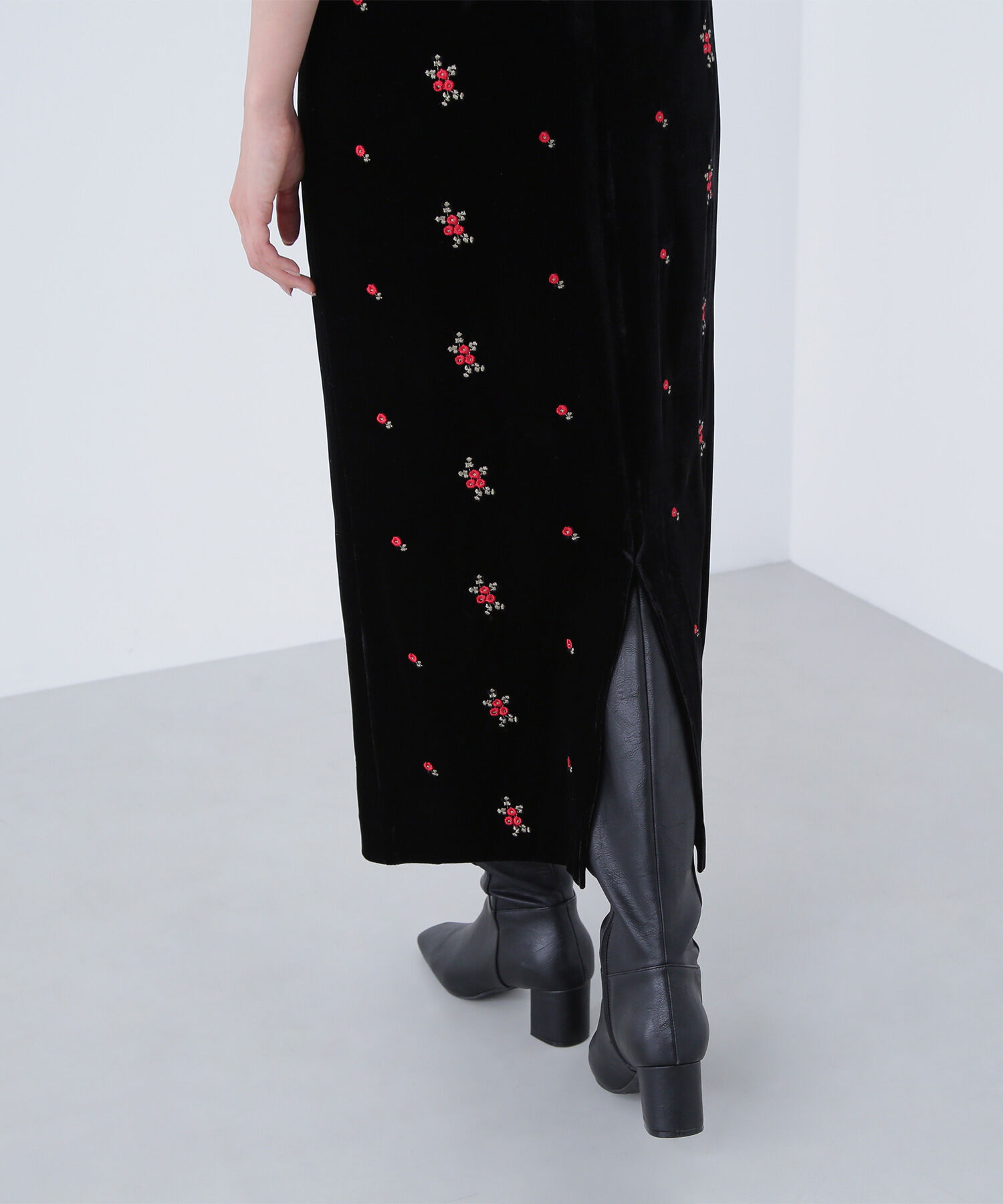  「フラワー刺繍ベロアスカート」|スカート|