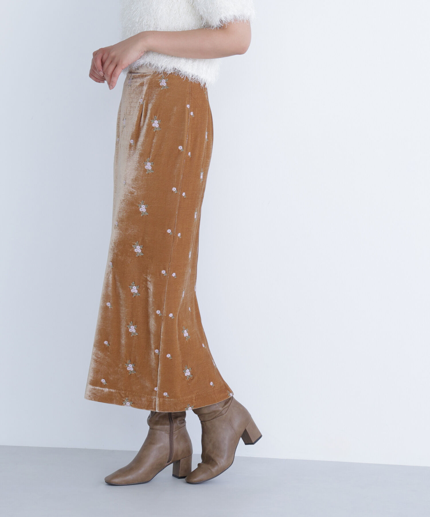  「フラワー刺繍ベロアスカート」|スカート|