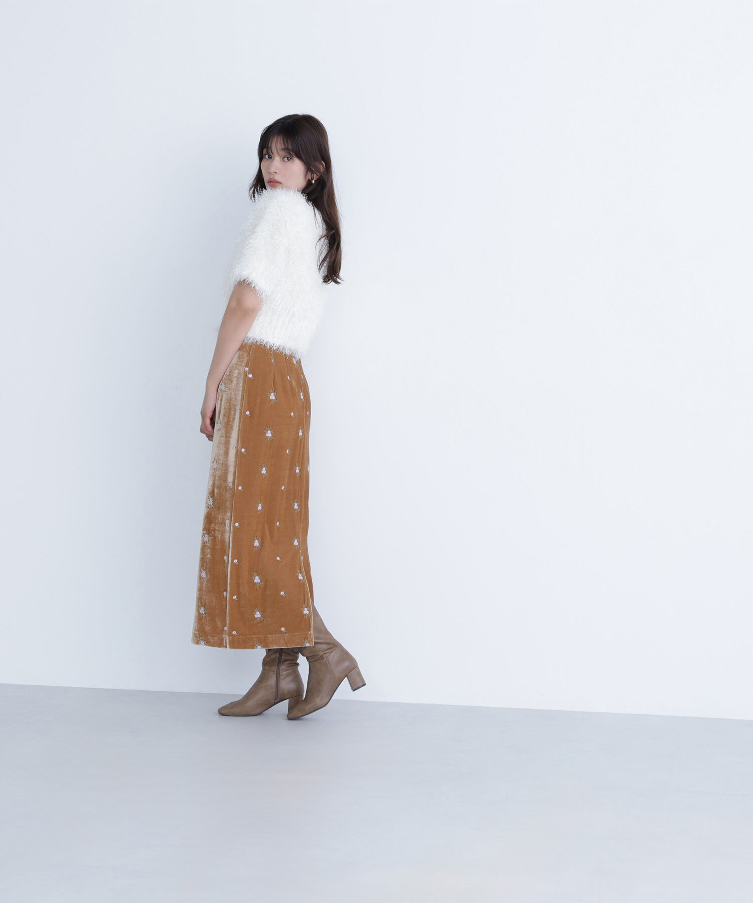  「フラワー刺繍ベロアスカート」|スカート|