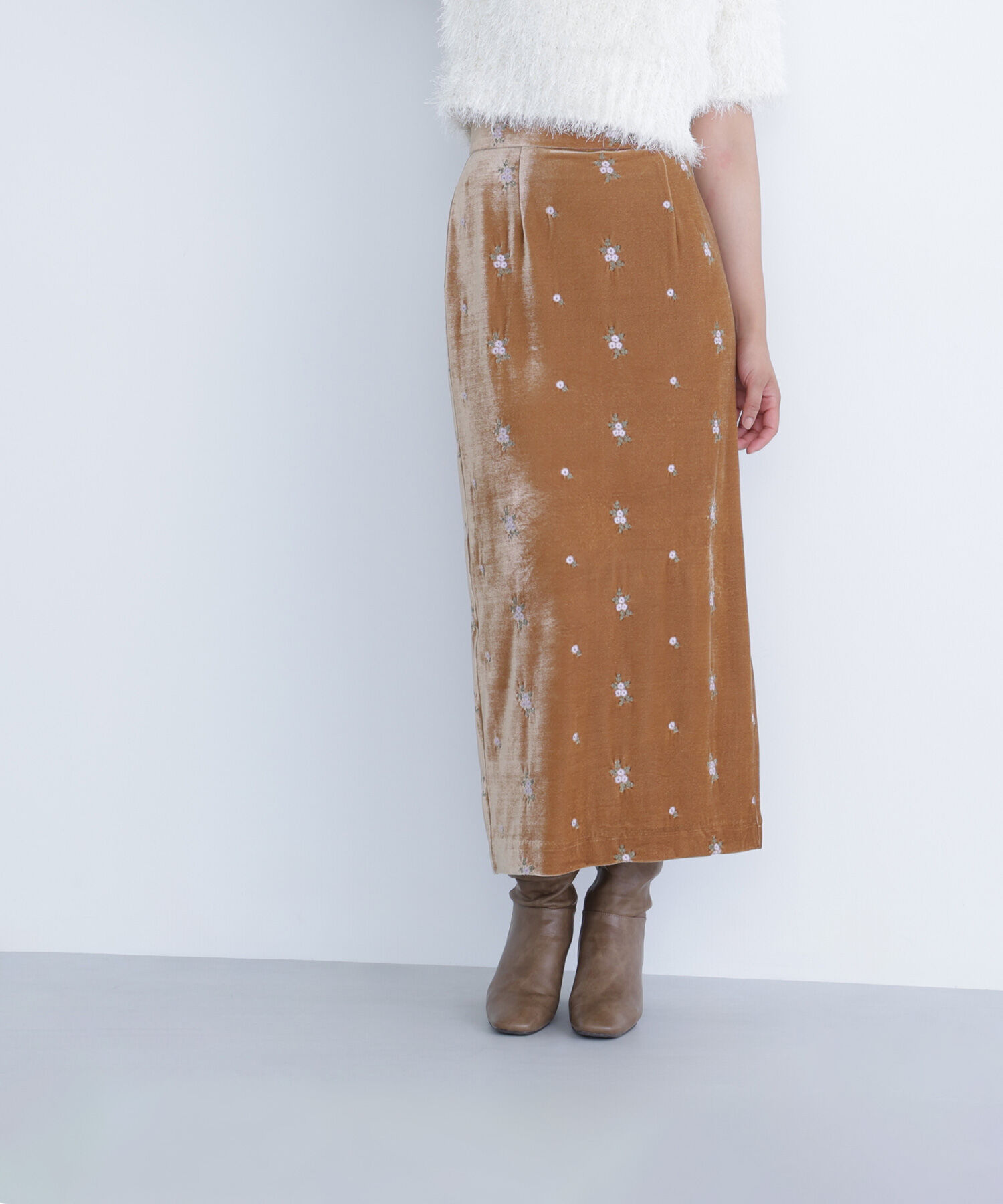  「フラワー刺繍ベロアスカート」|スカート|