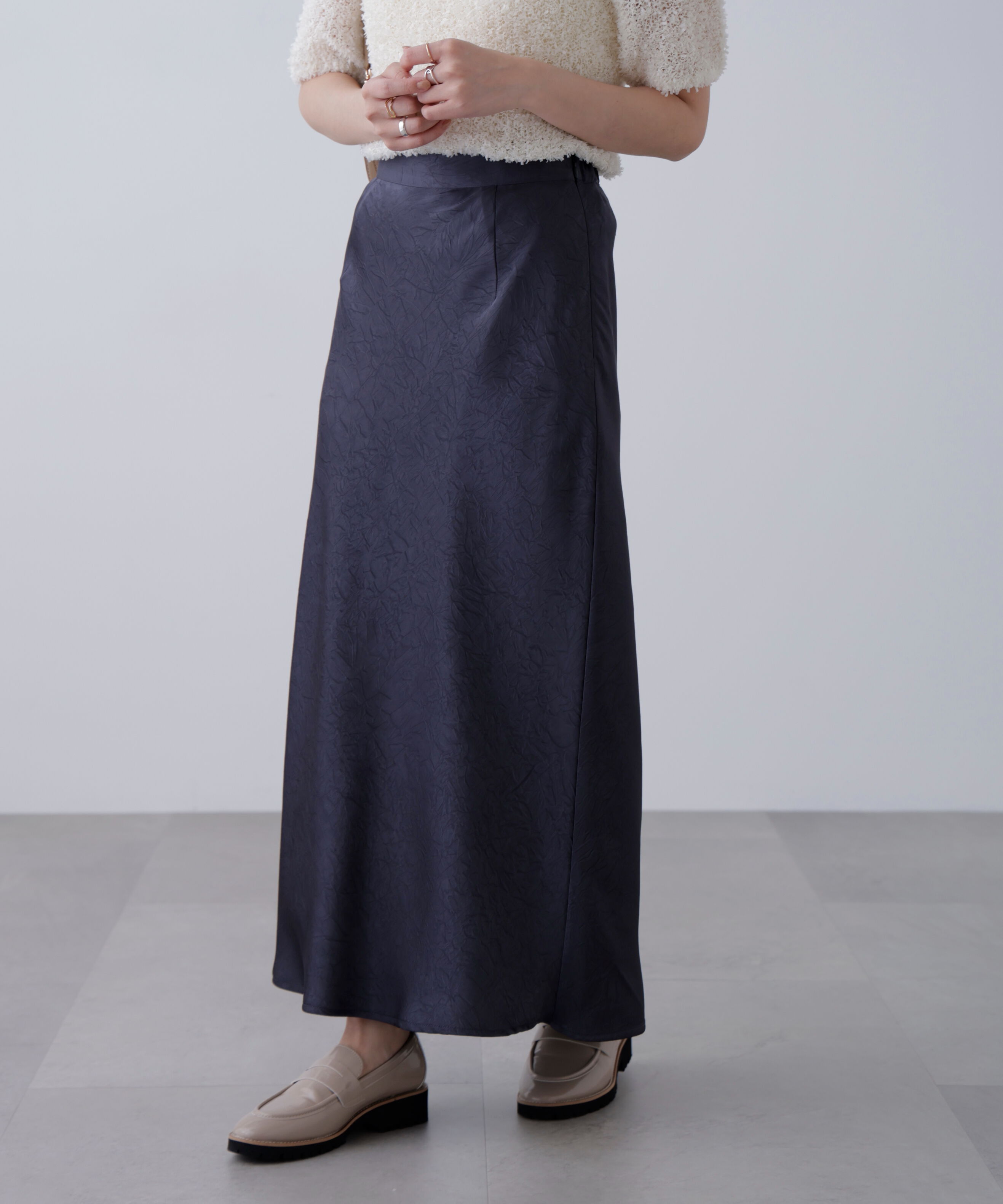  「ワッシャーサテンナロースカート」|スカート|チャコールグ