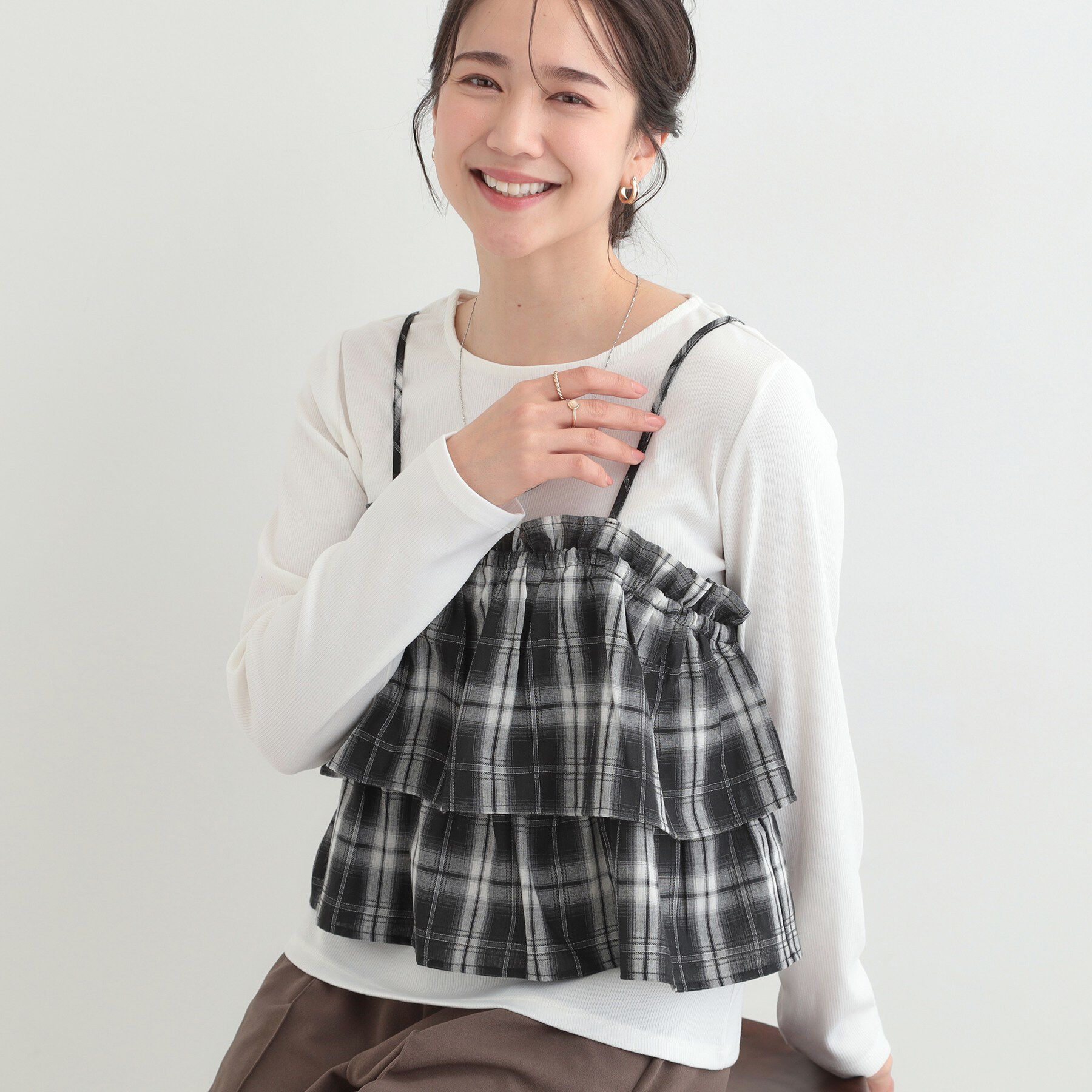 SHOO･LA･RUE「【2点セット】チェック柄フリルキャミビスチェ&times;テレコロンT」|Tシャツ・カットソー|ブラック(219)