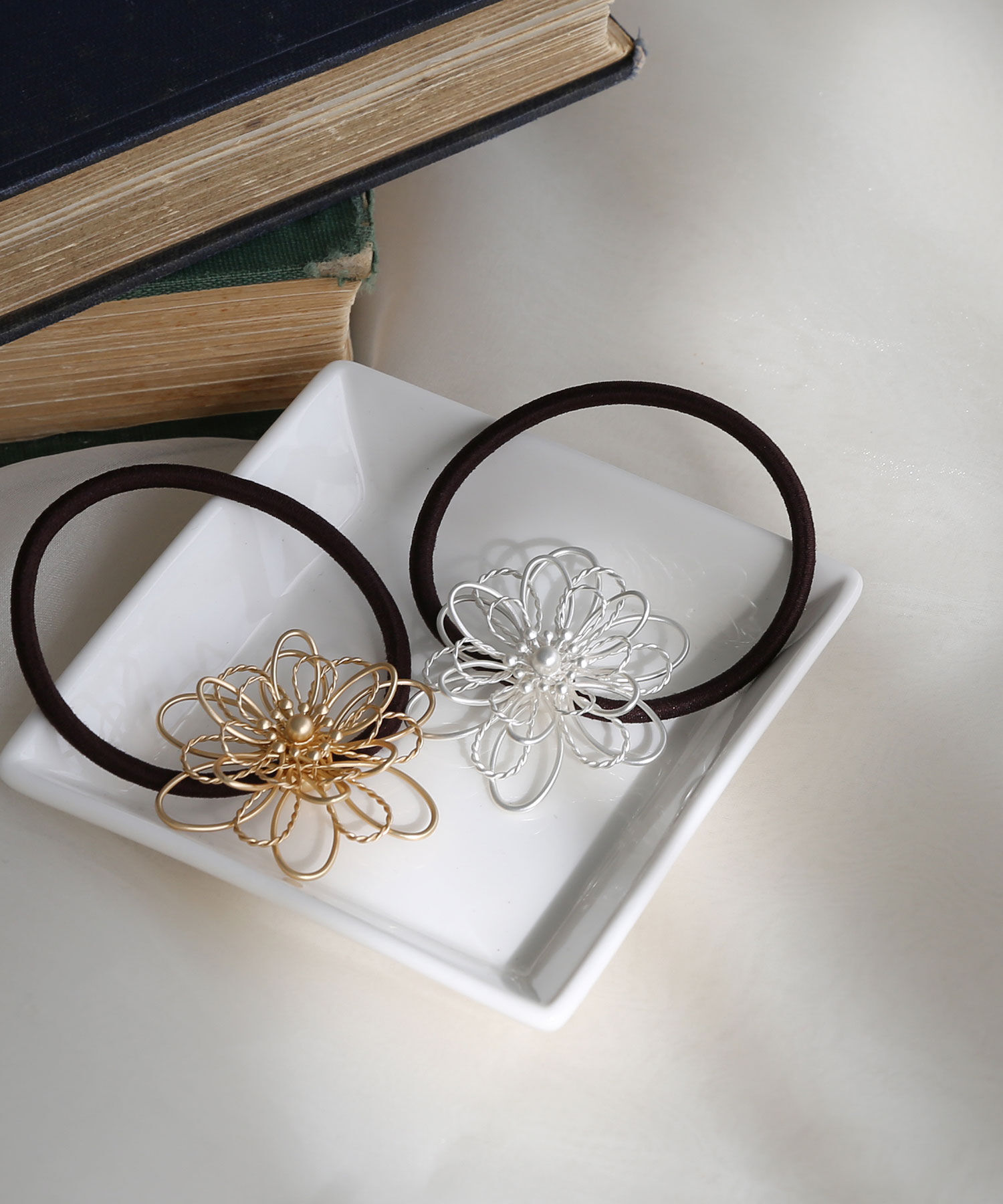  「立体メタルラインフラワーヘアゴム」|ヘアゴム・シュシュ|