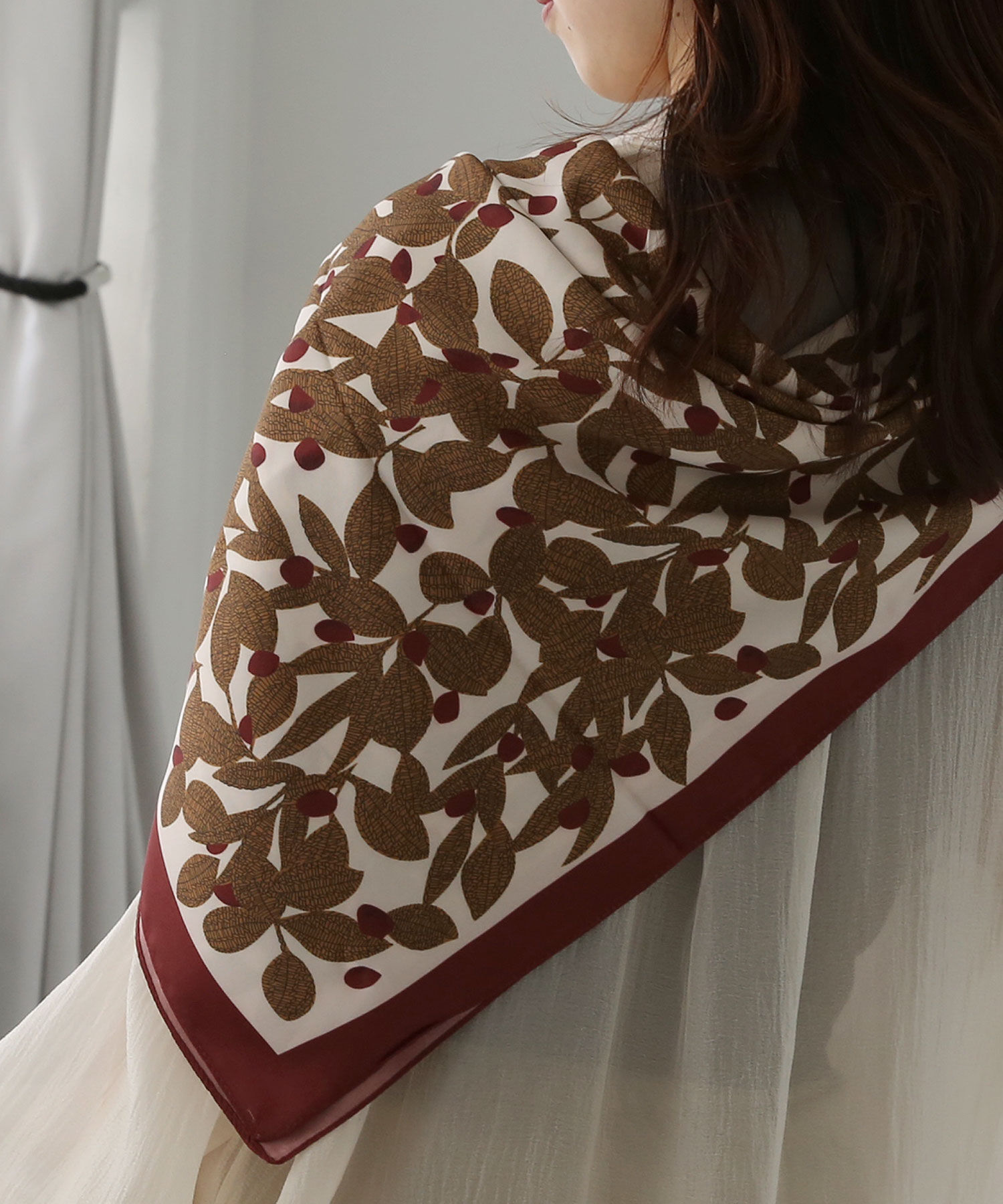  「［90cm&times;90cm］大判ツイルプリントスカーフ」|バンダナ・スカーフ|