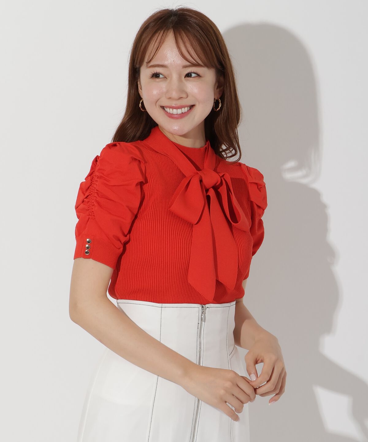 アンドクチュール「袖ギャザーボウタイ付き半袖ニットプルオーバー」|ニット・セーター|オレンジ