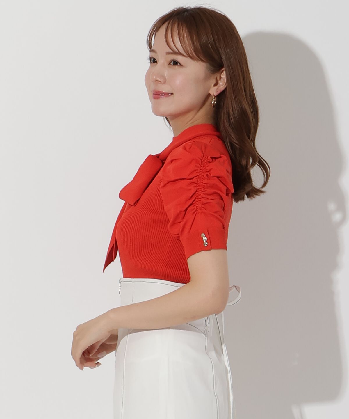 アンドクチュール「袖ギャザーボウタイ付き半袖ニットプルオーバー」|ニット・セーター|