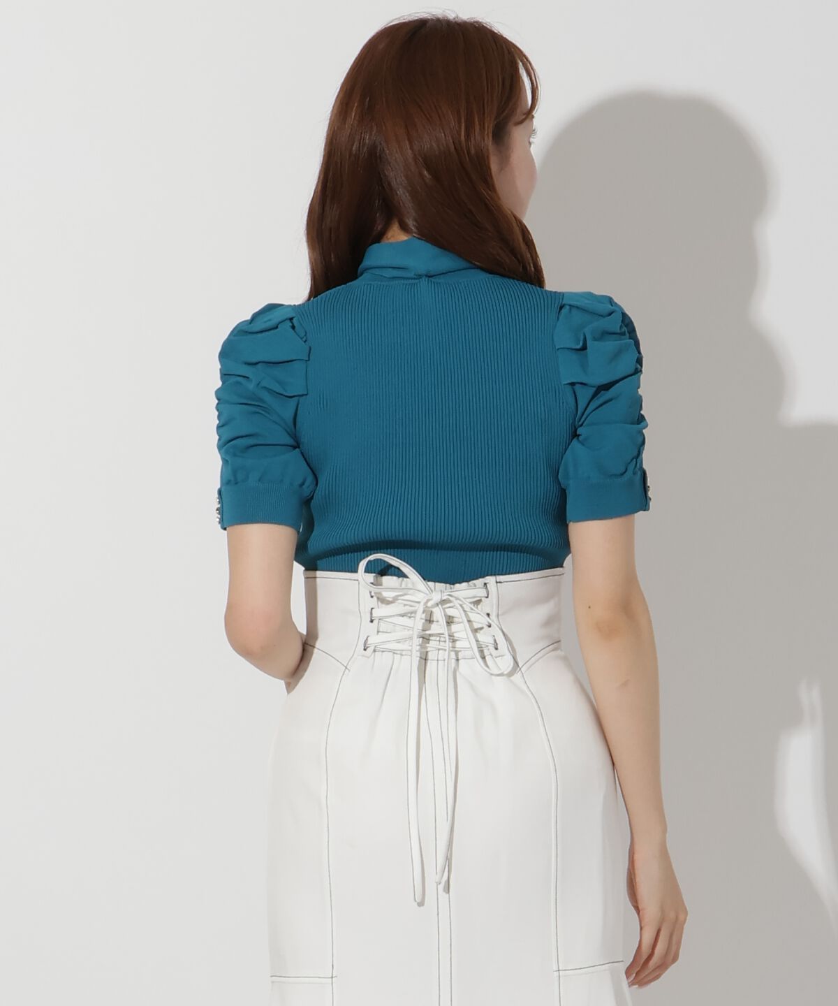 アンドクチュール「袖ギャザーボウタイ付き半袖ニットプルオーバー」|ニット・セーター|