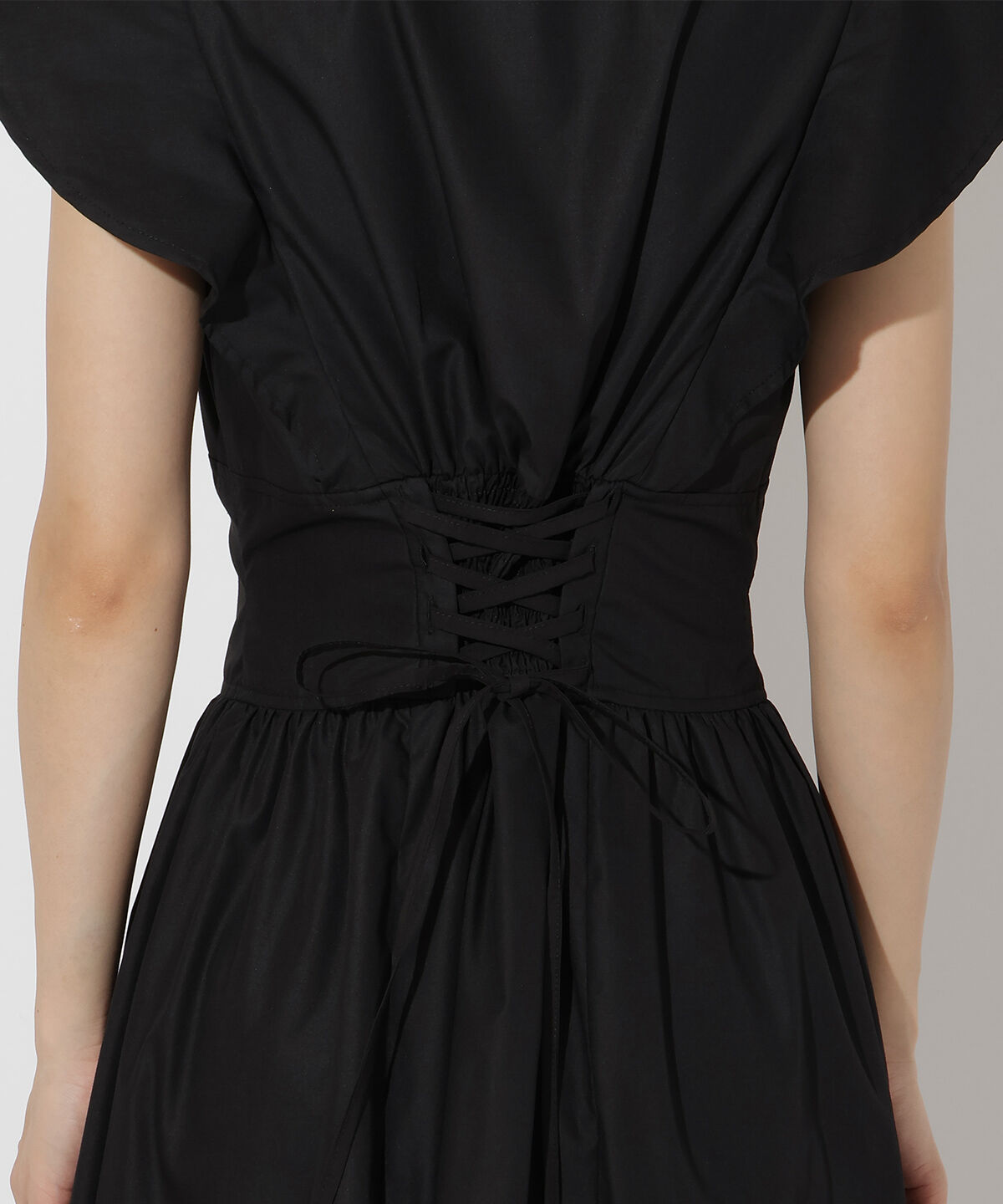 アンドクチュール「タイ付きショルダーフリルワンピース」|ワンピース|