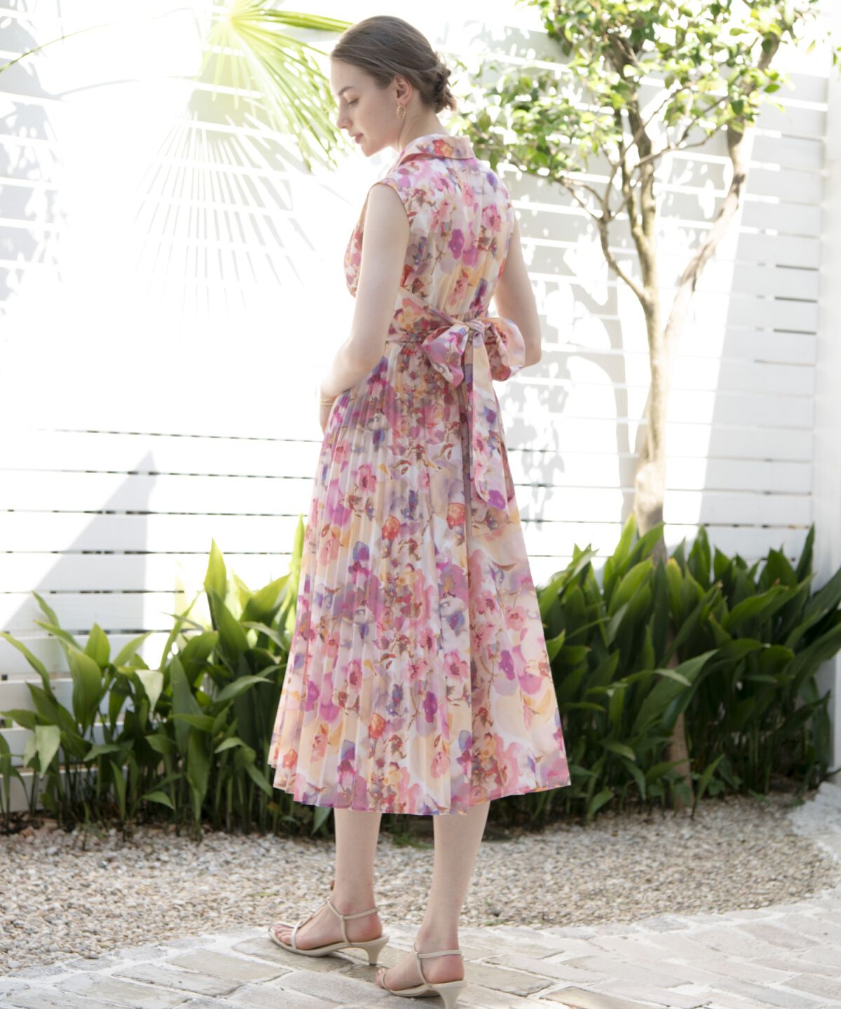 アンドクチュール「シアープリントサイドプリーツワンピース」|ワンピース|赤系花柄